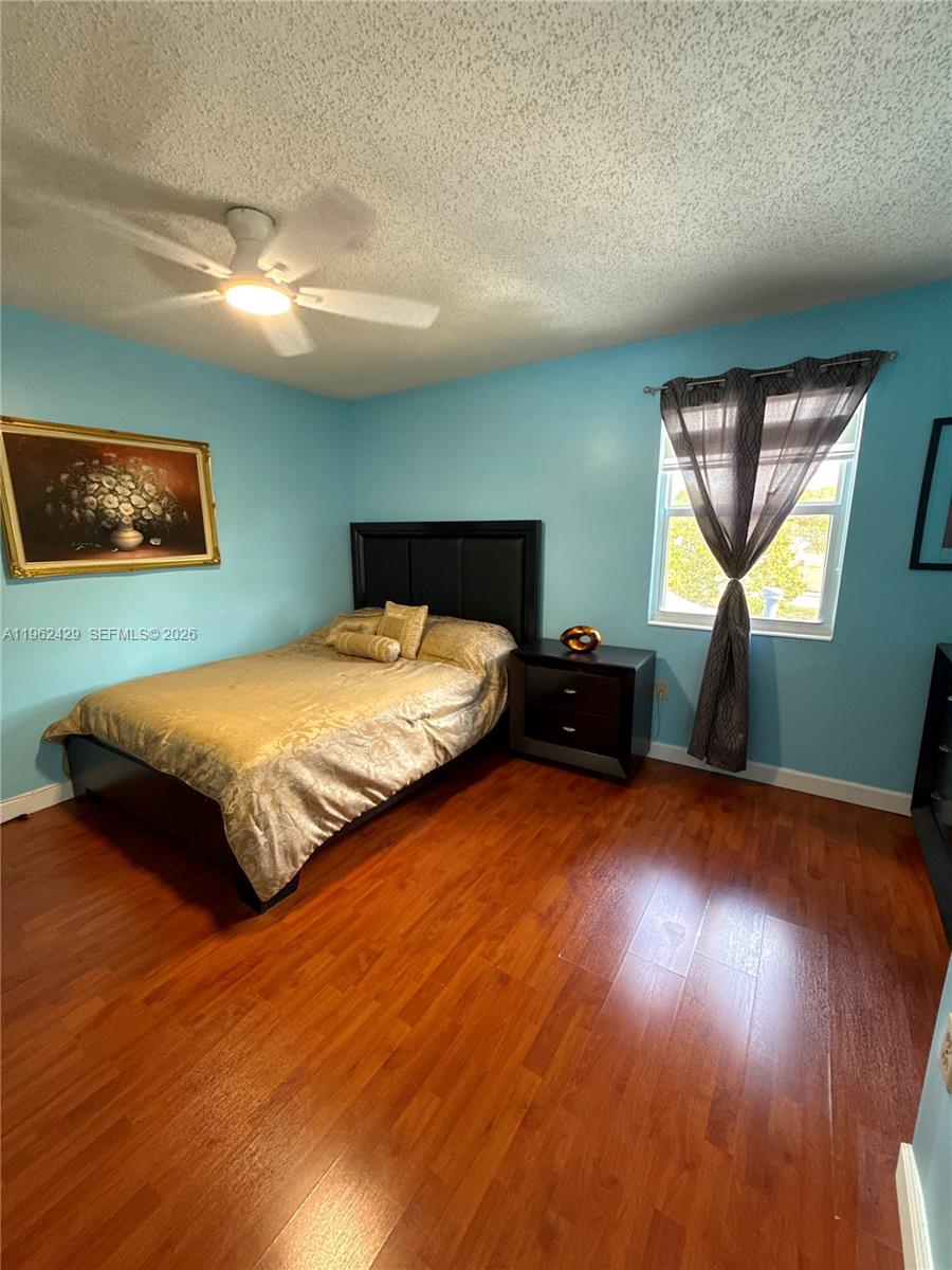 LAKES ON THE GREEN - SEC - Residential