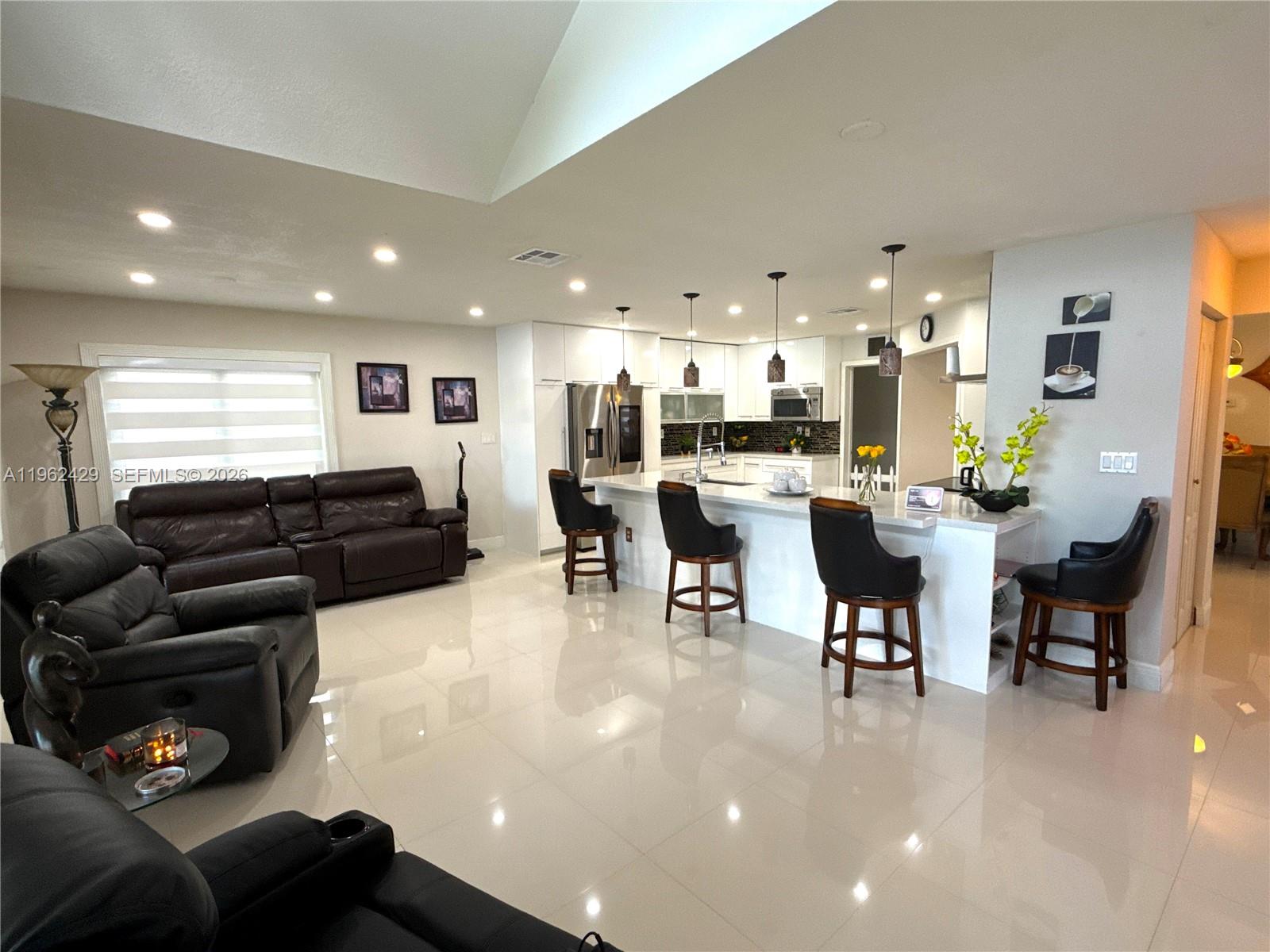 LAKES ON THE GREEN - SEC - Residential