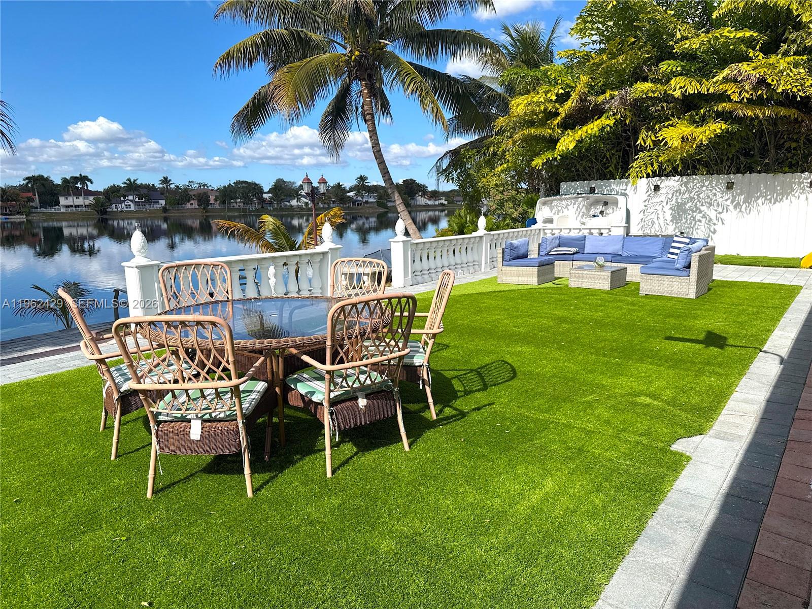 LAKES ON THE GREEN - SEC - Residential