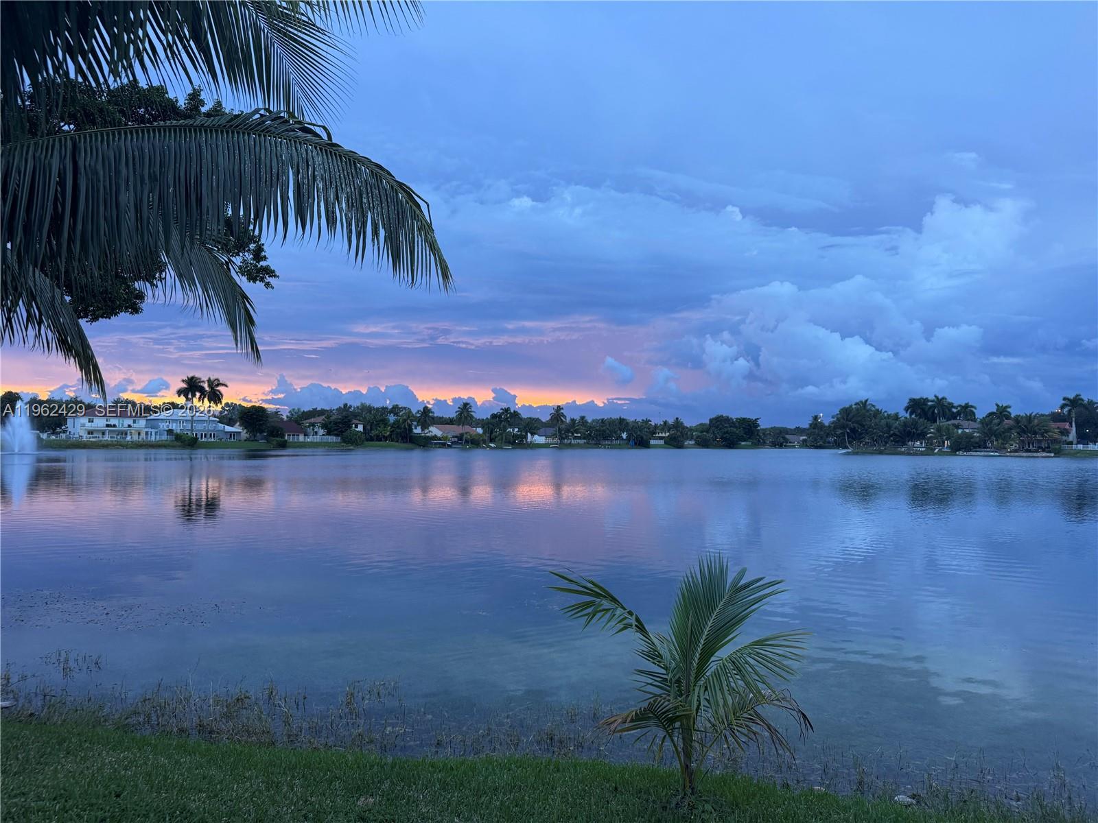 LAKES ON THE GREEN - SEC - Residential