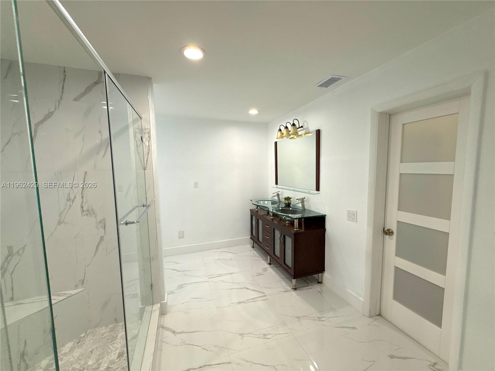 LAKES ON THE GREEN - SEC - Residential