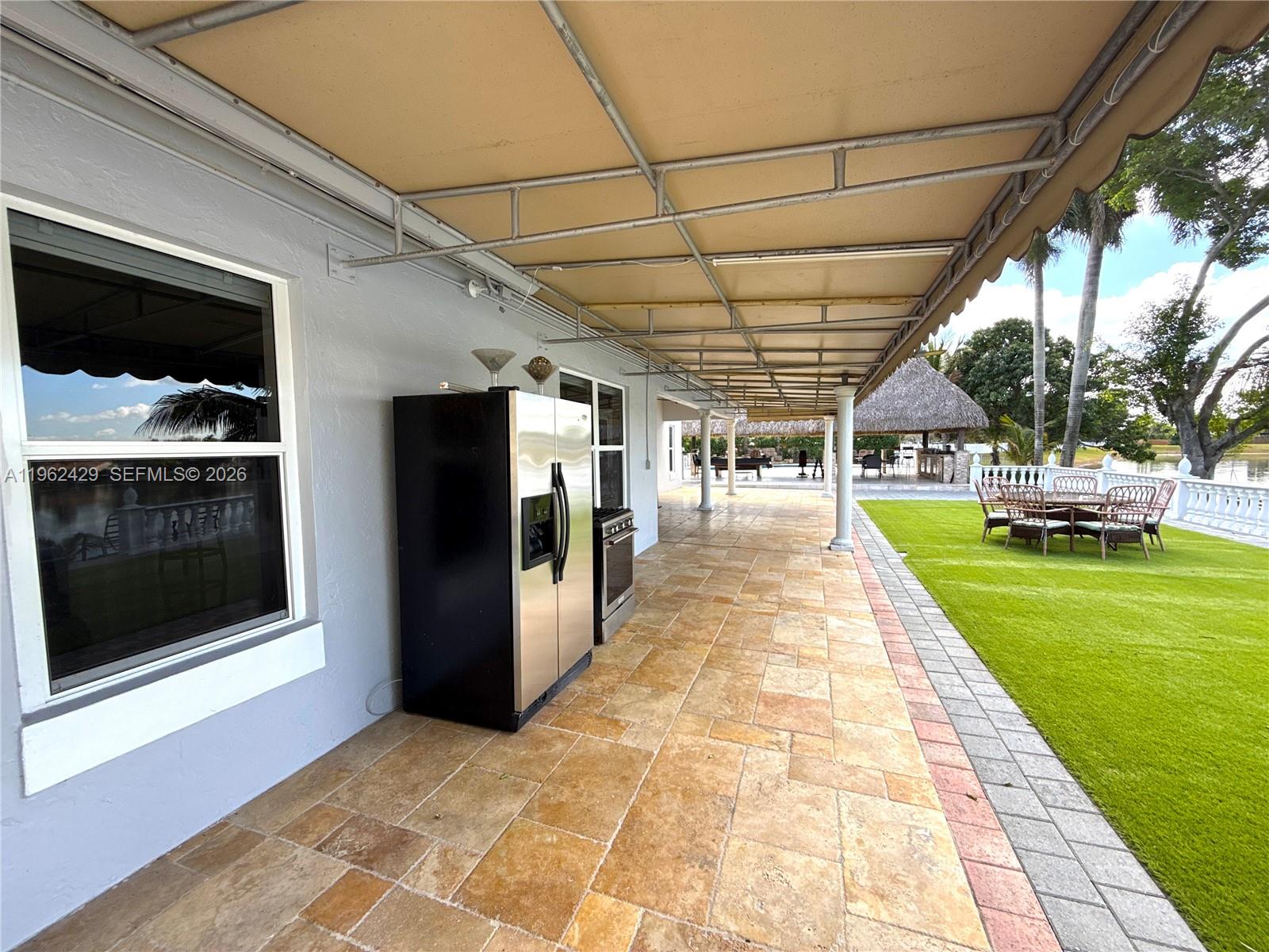 LAKES ON THE GREEN - SEC - Residential