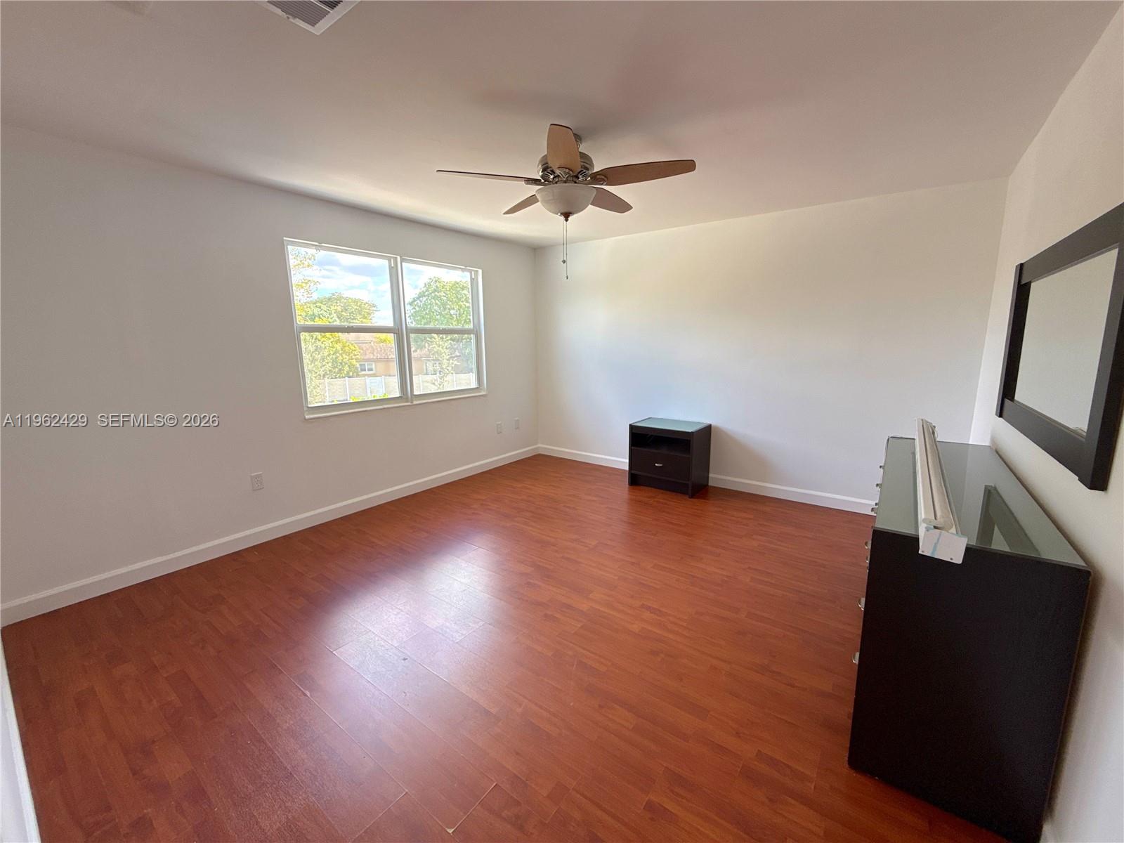 LAKES ON THE GREEN - SEC - Residential