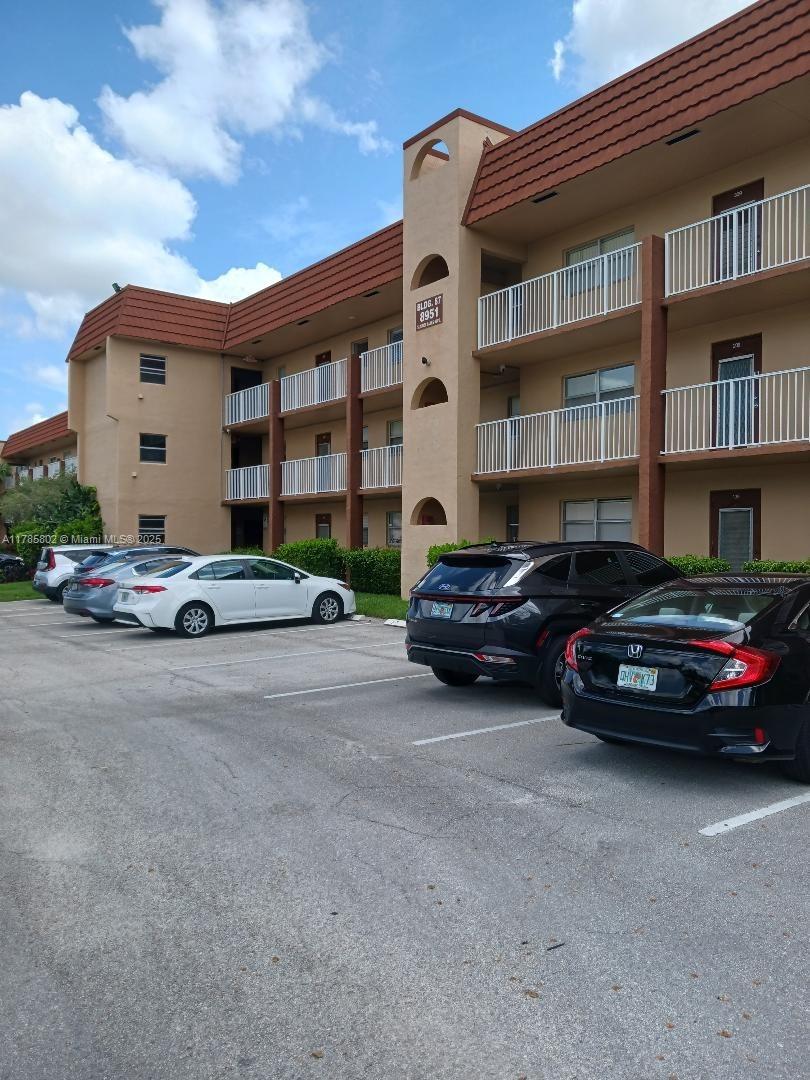 8951 Sunrise Lakes Blvd 311, Sunrise, Miami-Dade County, Florida - 2 Bedrooms  
2 Bathrooms - 