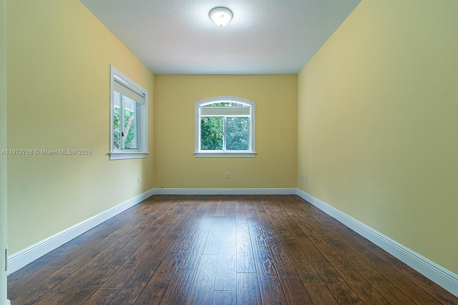 BISCAYNE REALTY COS SUB O - Residential Lease