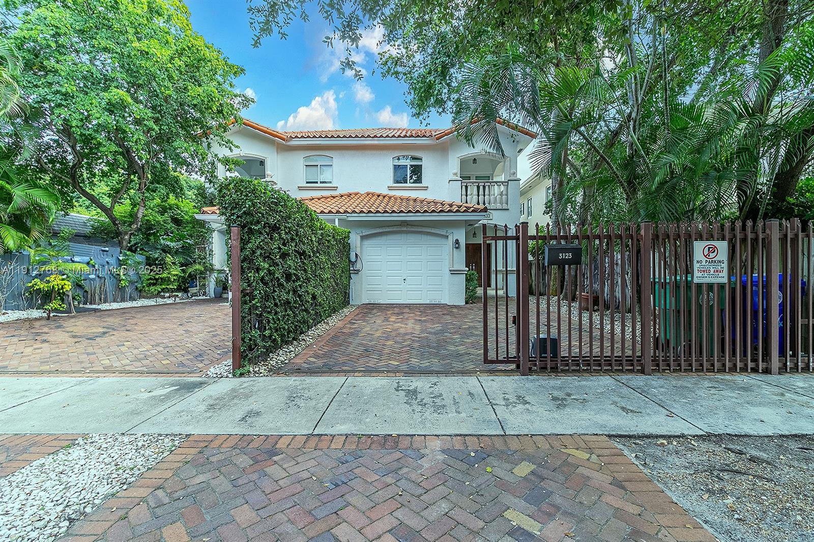 BISCAYNE REALTY COS SUB O - Residential Lease