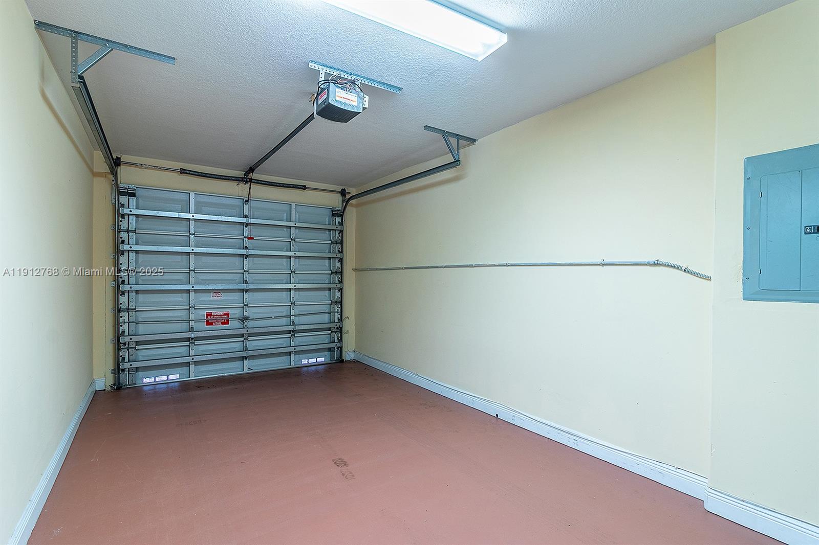 BISCAYNE REALTY COS SUB O - Residential Lease