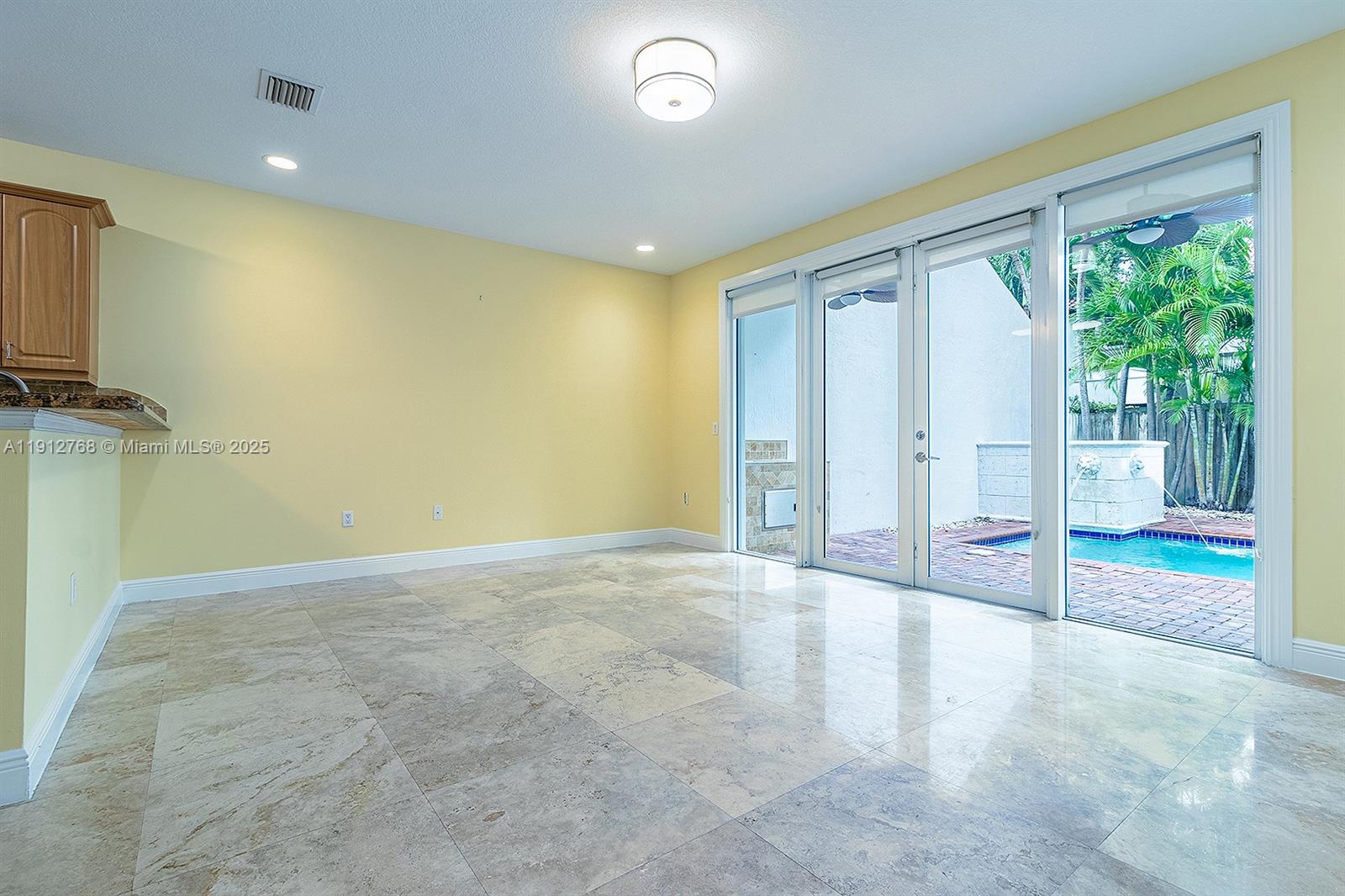 BISCAYNE REALTY COS SUB O - Residential Lease