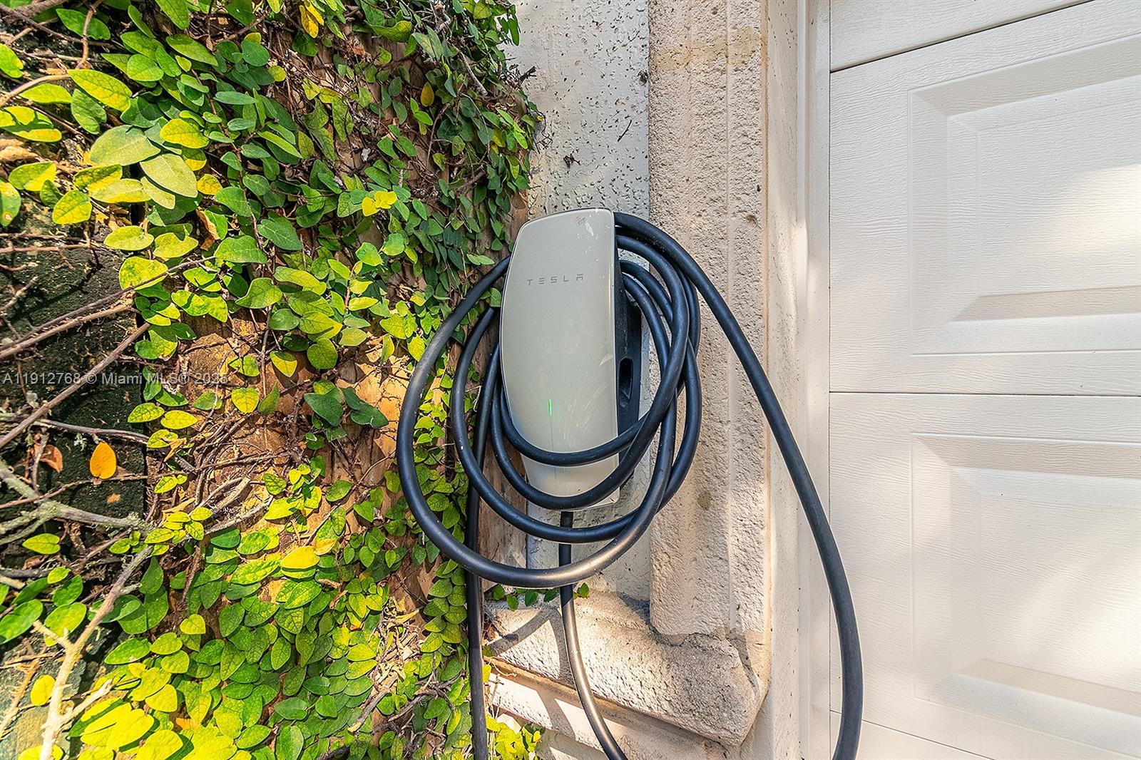 BISCAYNE REALTY COS SUB O - Residential Lease