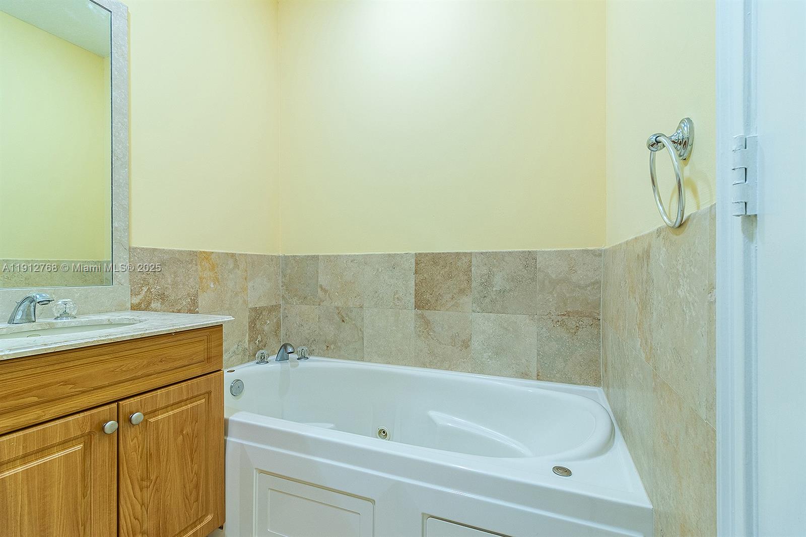 BISCAYNE REALTY COS SUB O - Residential Lease