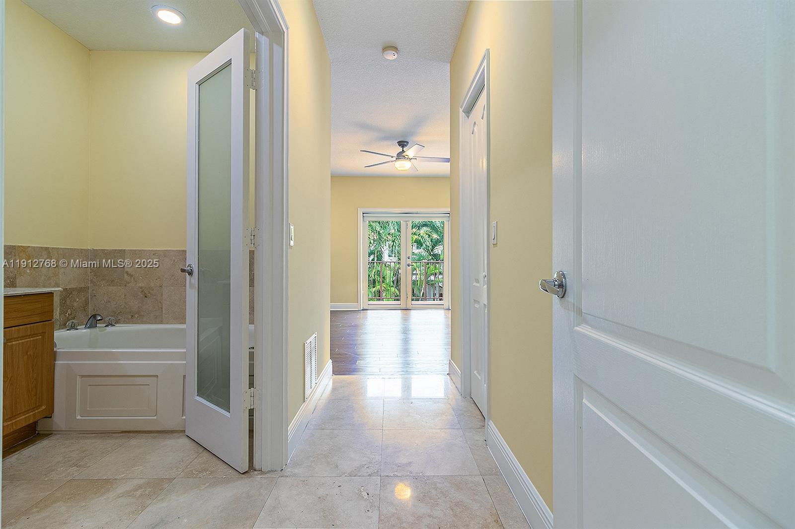 BISCAYNE REALTY COS SUB O - Residential Lease