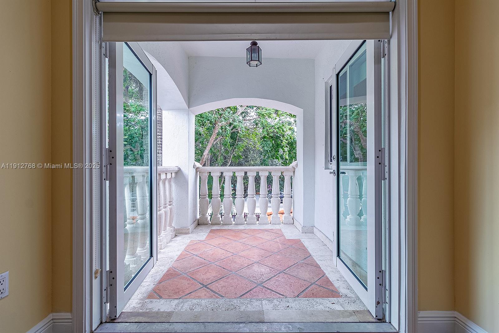 BISCAYNE REALTY COS SUB O - Residential Lease