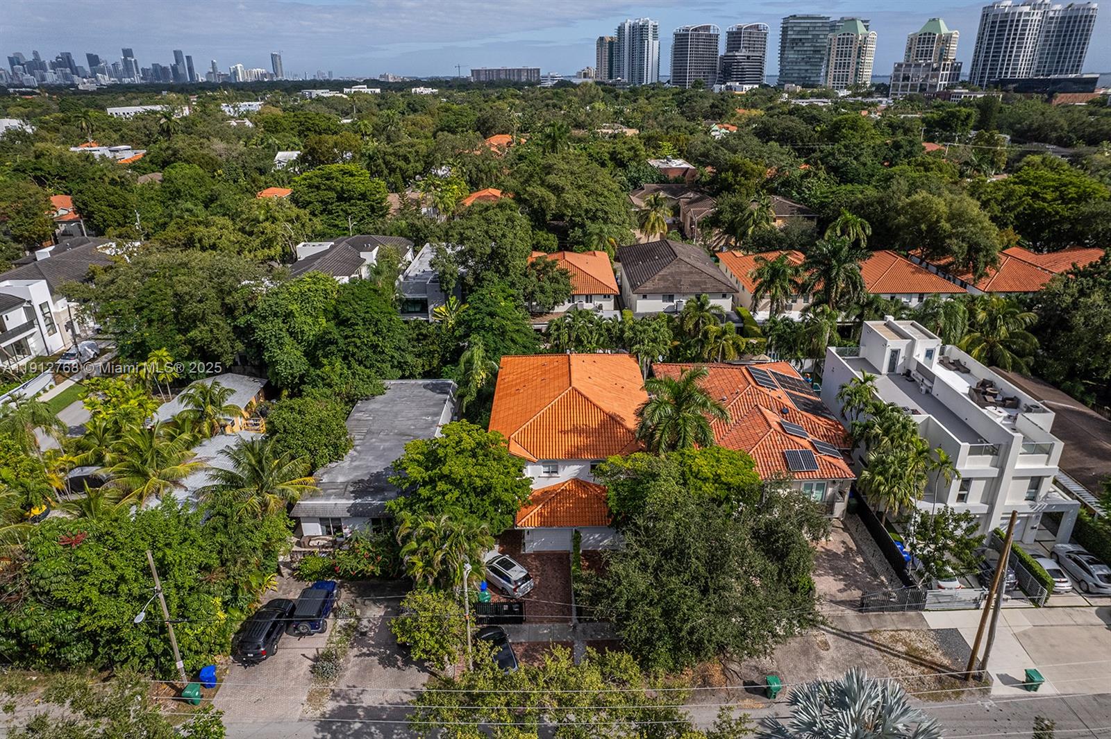 BISCAYNE REALTY COS SUB O - Residential Lease