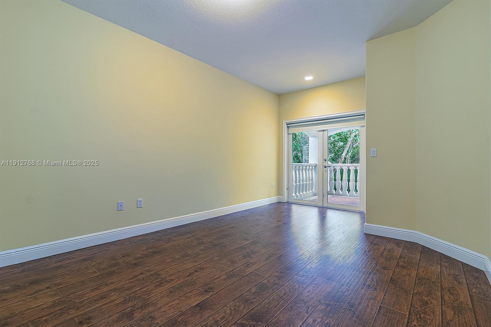 BISCAYNE REALTY COS SUB O - Residential Lease