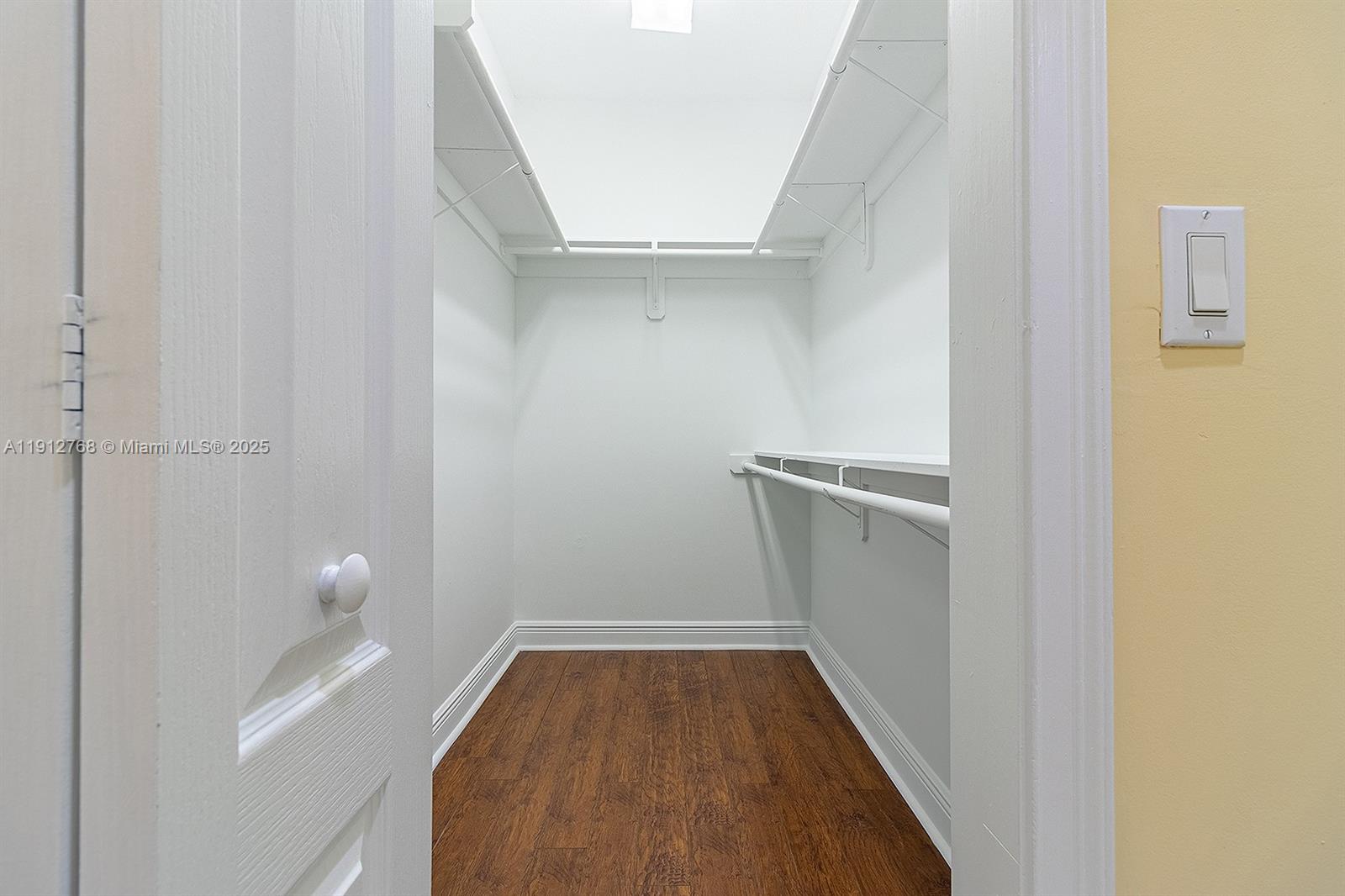 BISCAYNE REALTY COS SUB O - Residential Lease