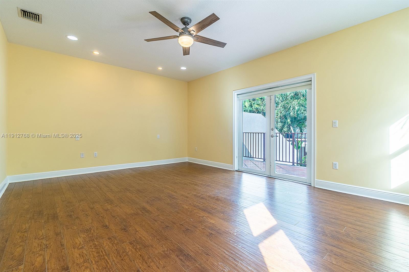 BISCAYNE REALTY COS SUB O - Residential Lease