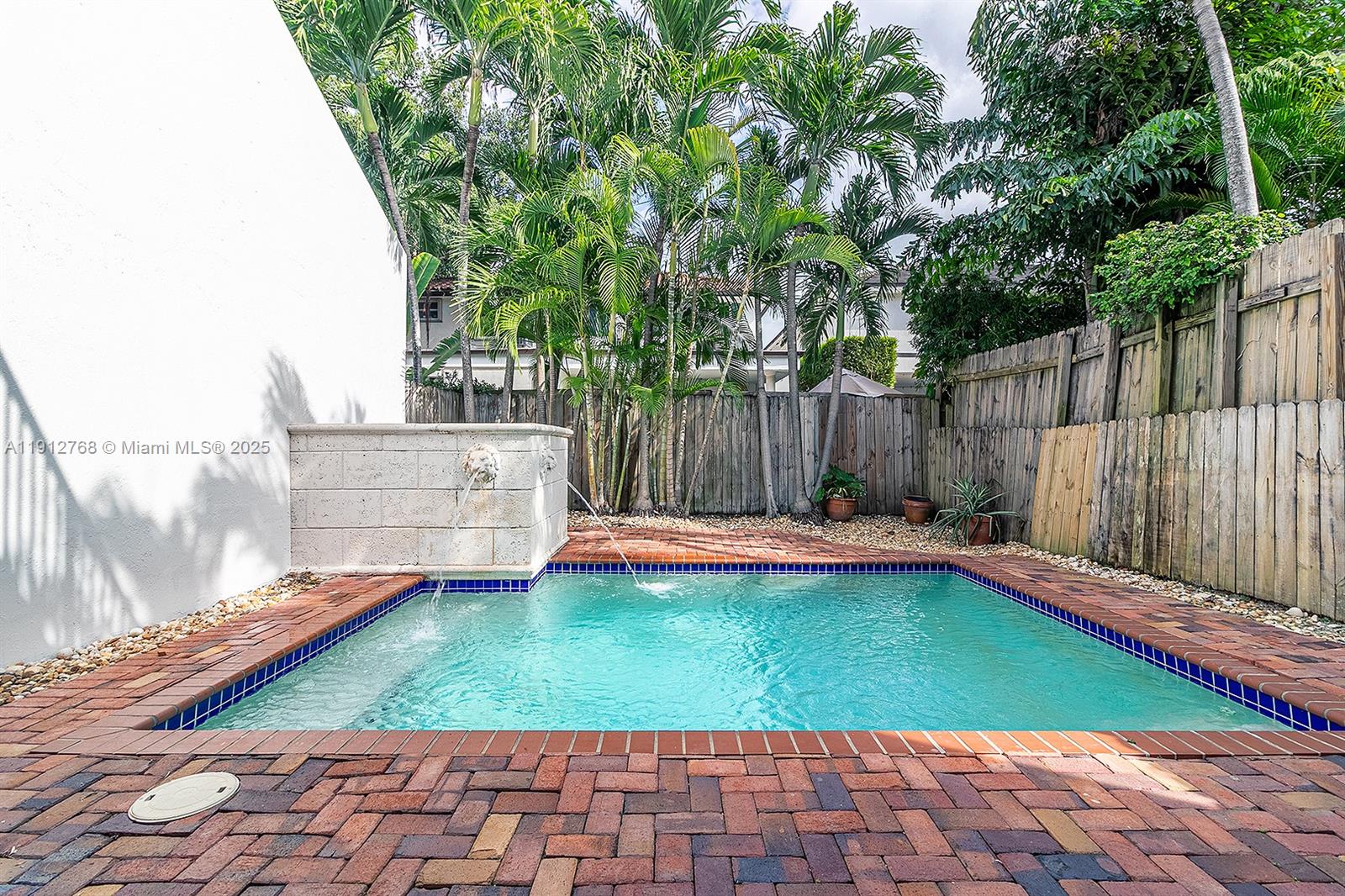 BISCAYNE REALTY COS SUB O - Residential Lease