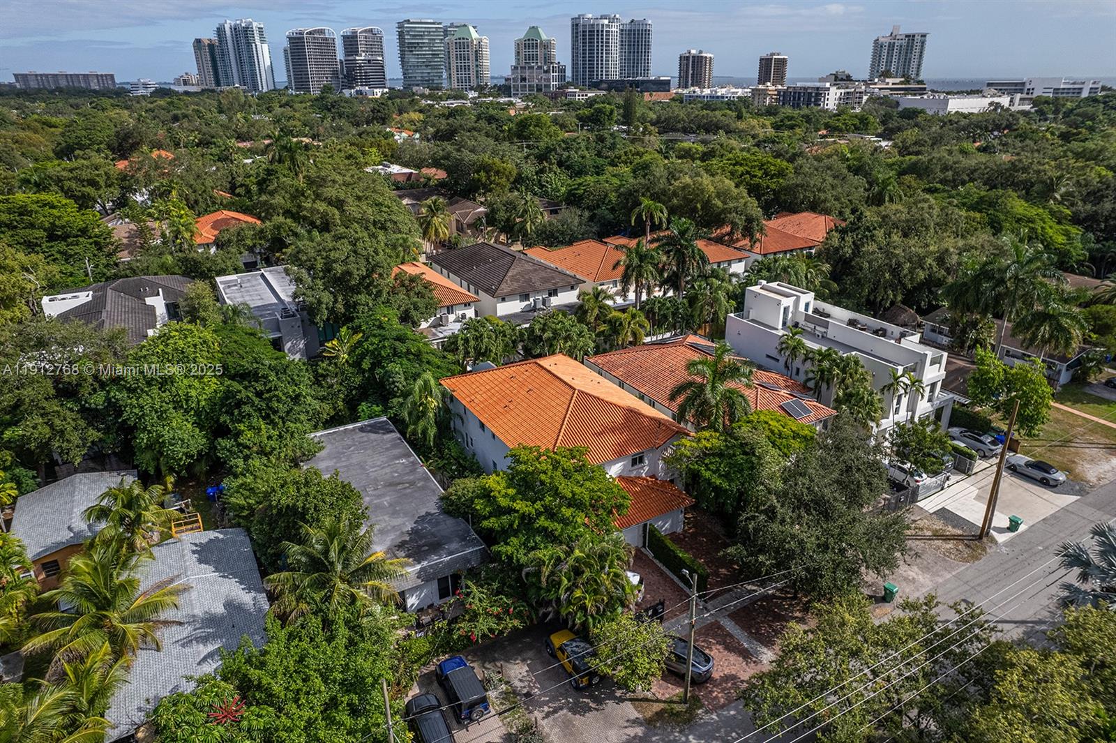 BISCAYNE REALTY COS SUB O - Residential Lease