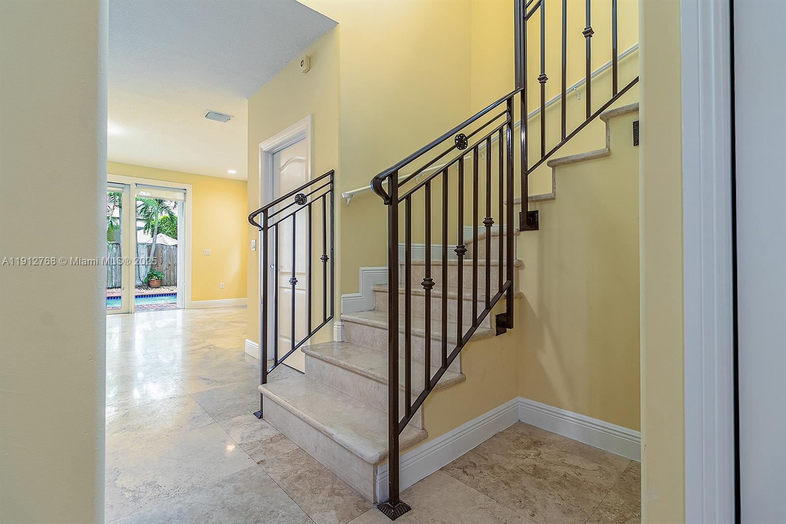 BISCAYNE REALTY COS SUB O - Residential Lease