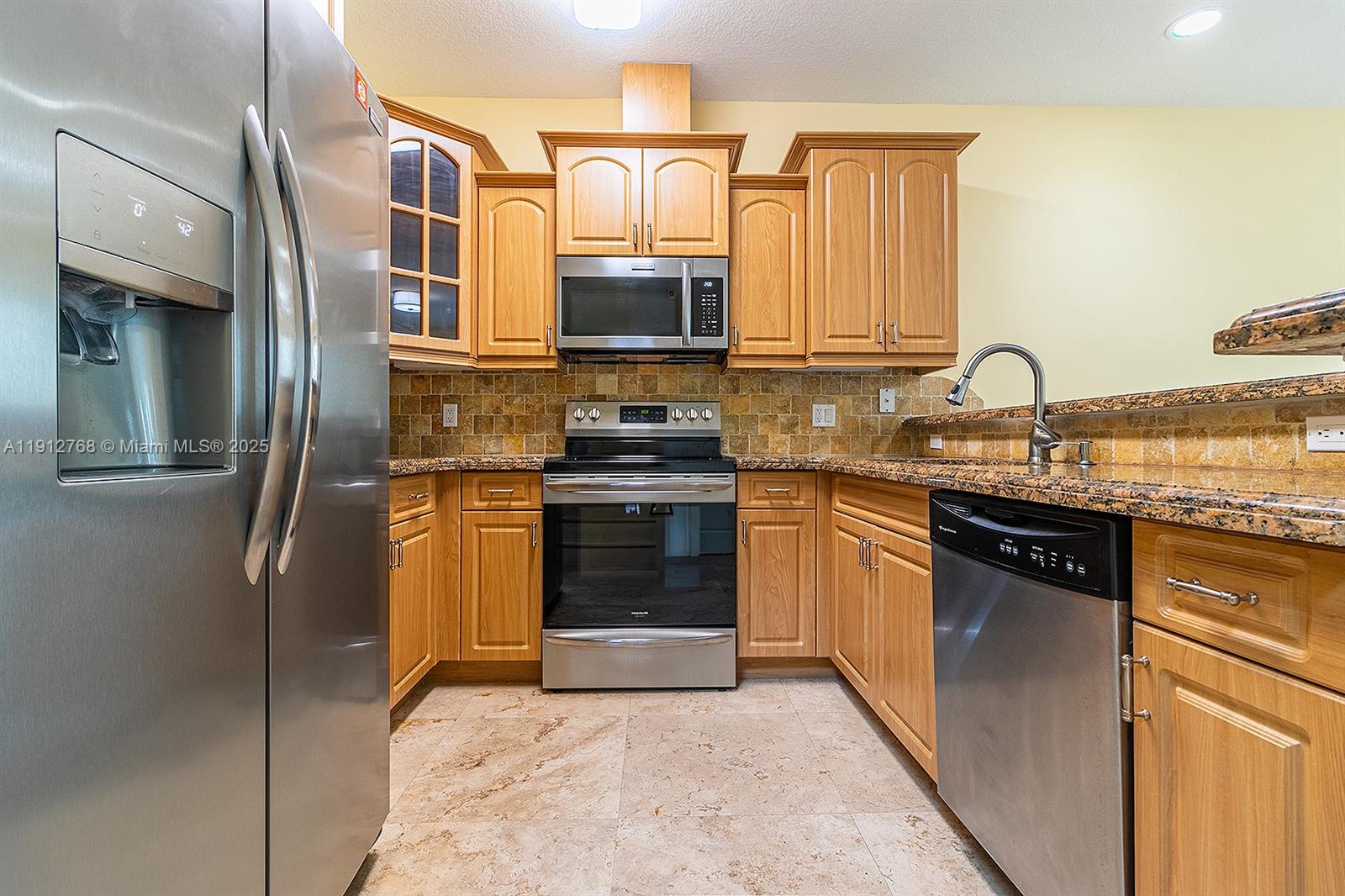 BISCAYNE REALTY COS SUB O - Residential Lease