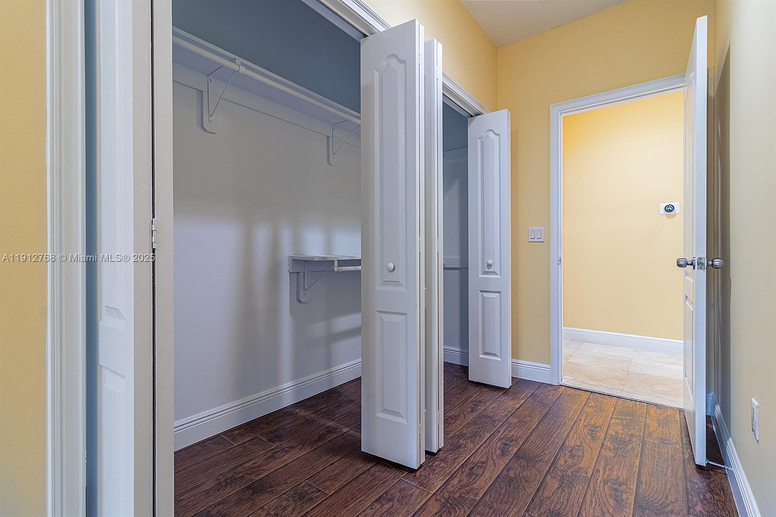 BISCAYNE REALTY COS SUB O - Residential Lease