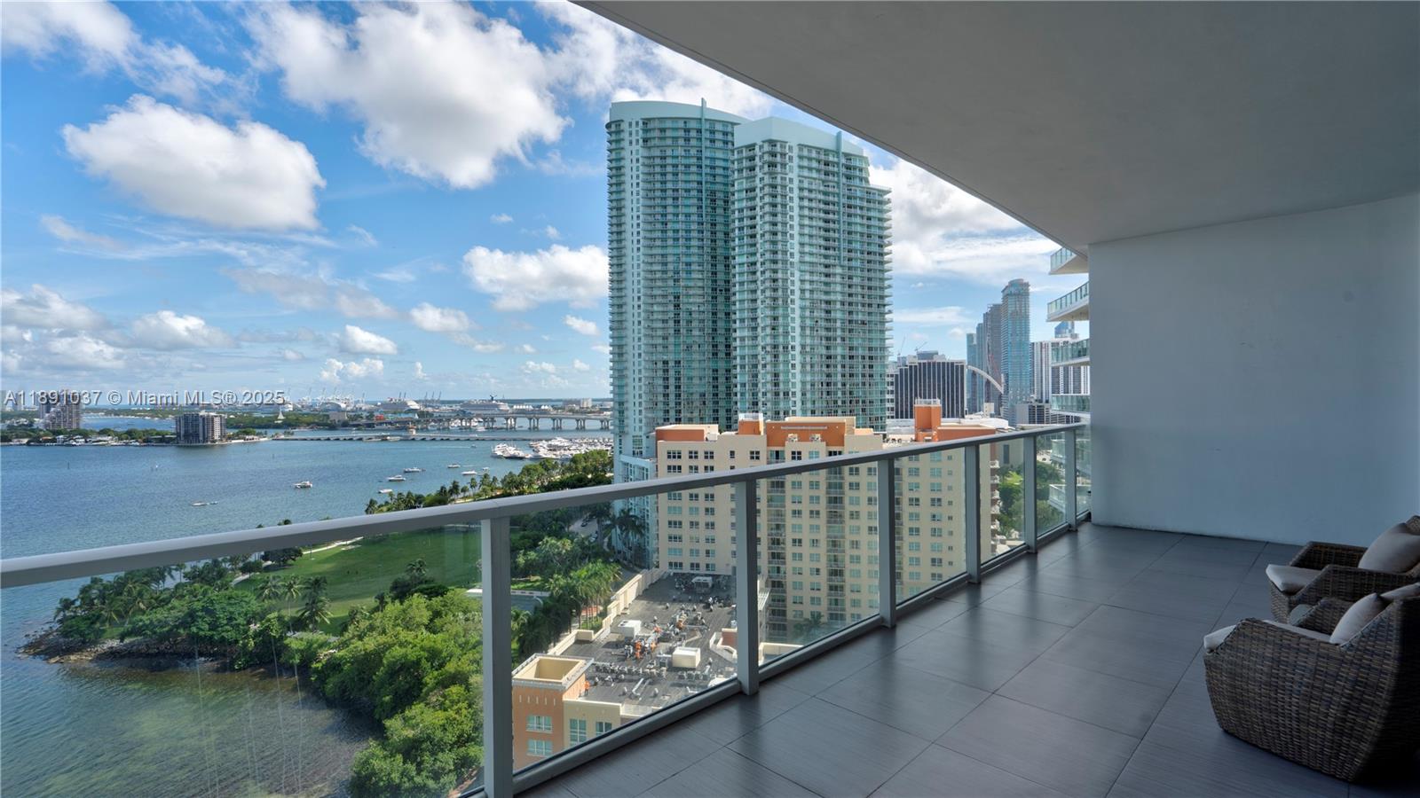 PARAMOUNT BAY CONDO - Residential Lease