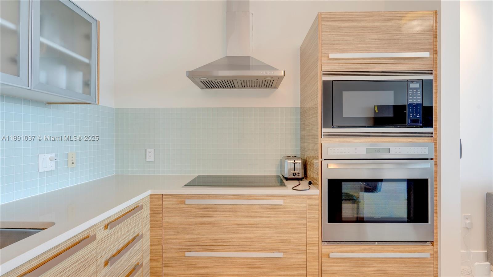 PARAMOUNT BAY CONDO - Residential Lease