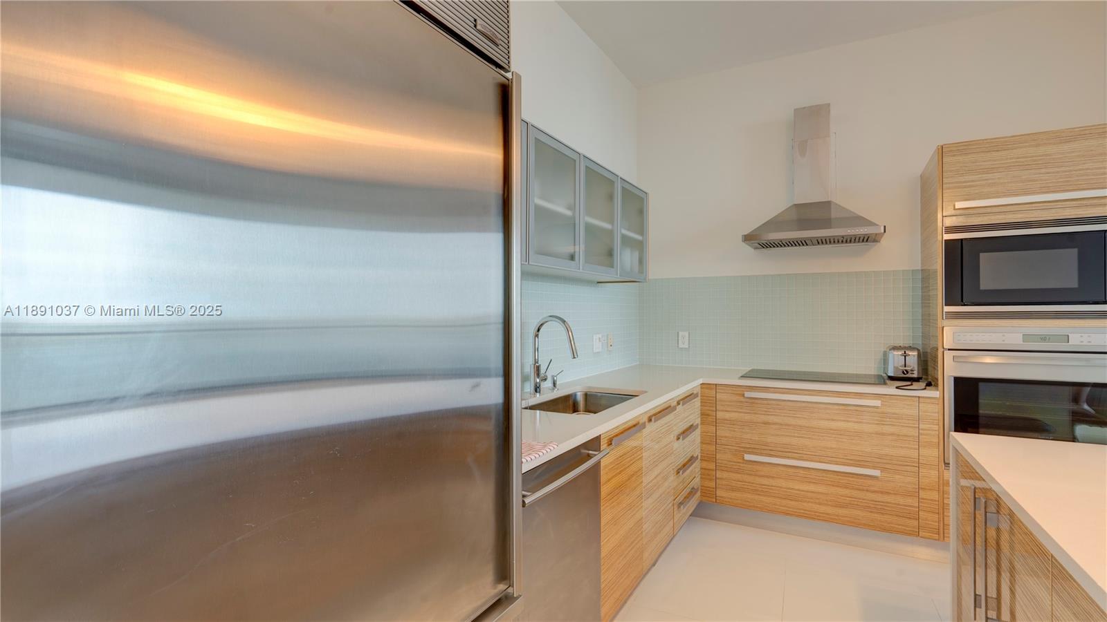 PARAMOUNT BAY CONDO - Residential Lease