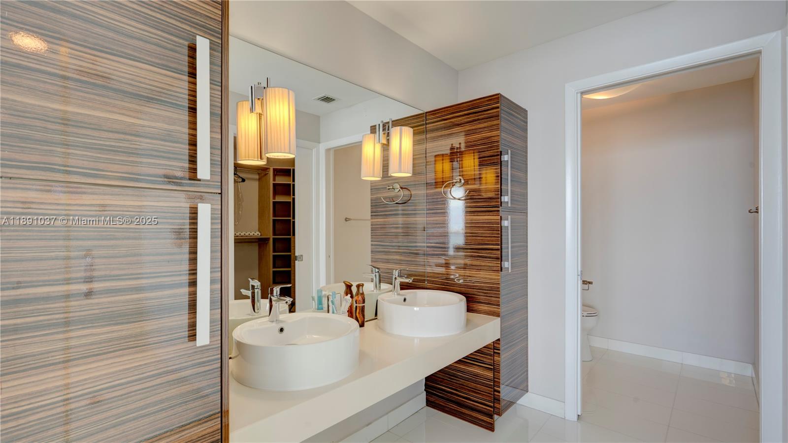 PARAMOUNT BAY CONDO - Residential Lease