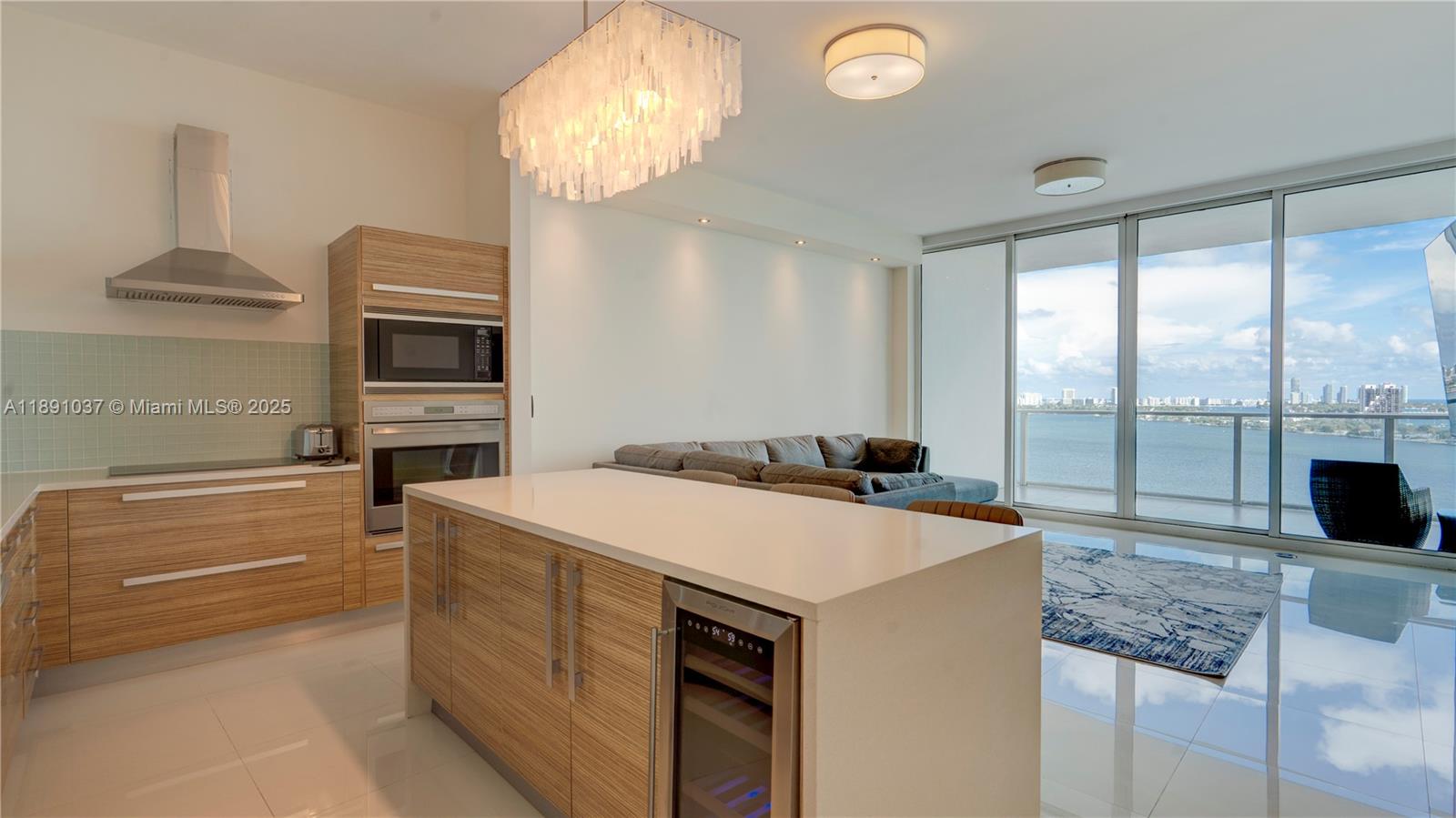 PARAMOUNT BAY CONDO - Residential Lease