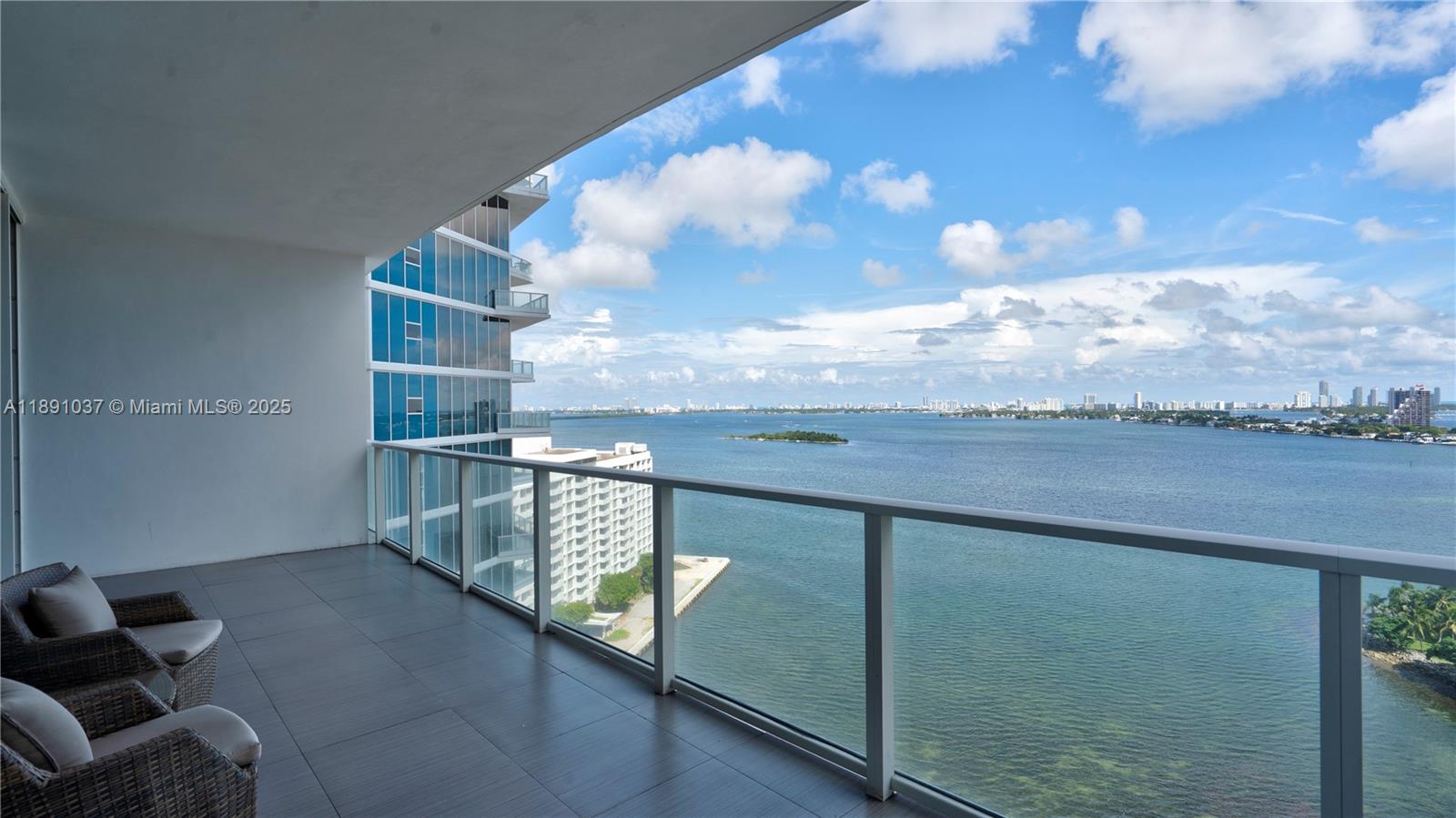 PARAMOUNT BAY CONDO - Residential Lease
