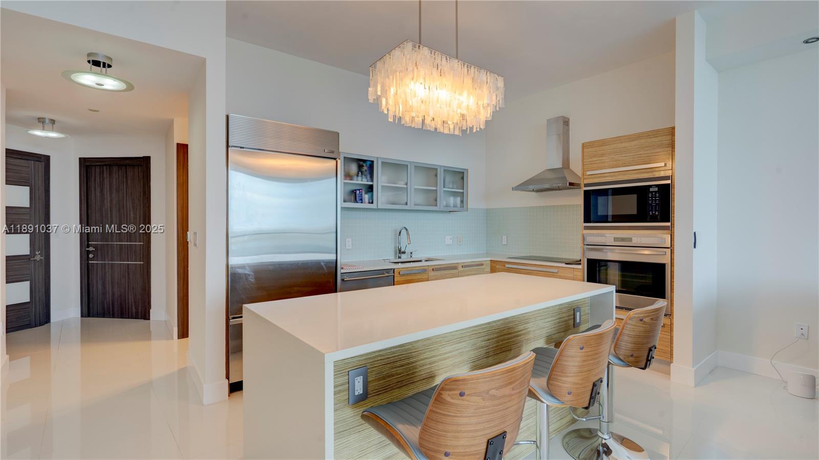PARAMOUNT BAY CONDO - Residential Lease