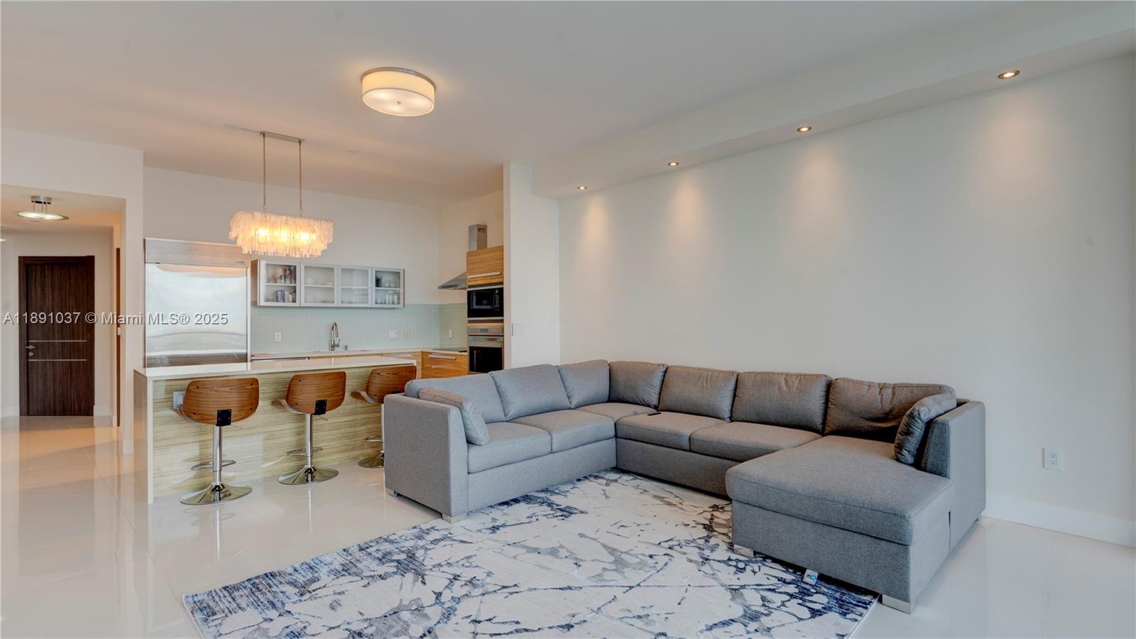 PARAMOUNT BAY CONDO - Residential Lease