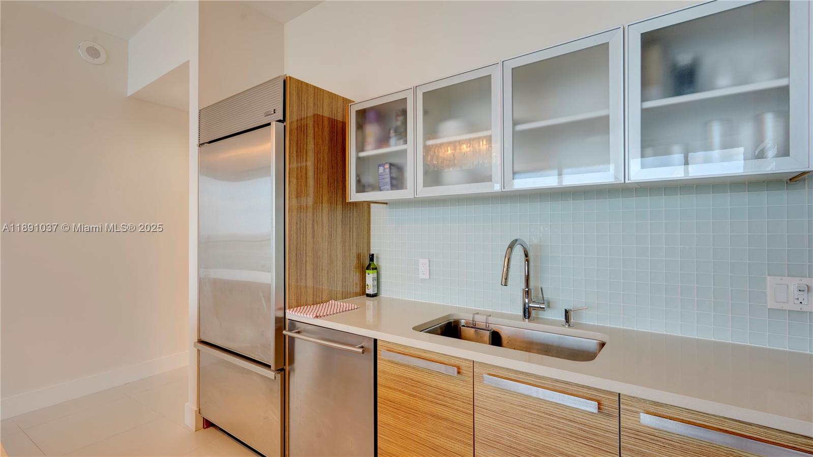 PARAMOUNT BAY CONDO - Residential Lease