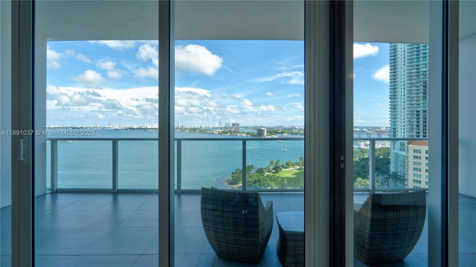 PARAMOUNT BAY CONDO - Residential Lease