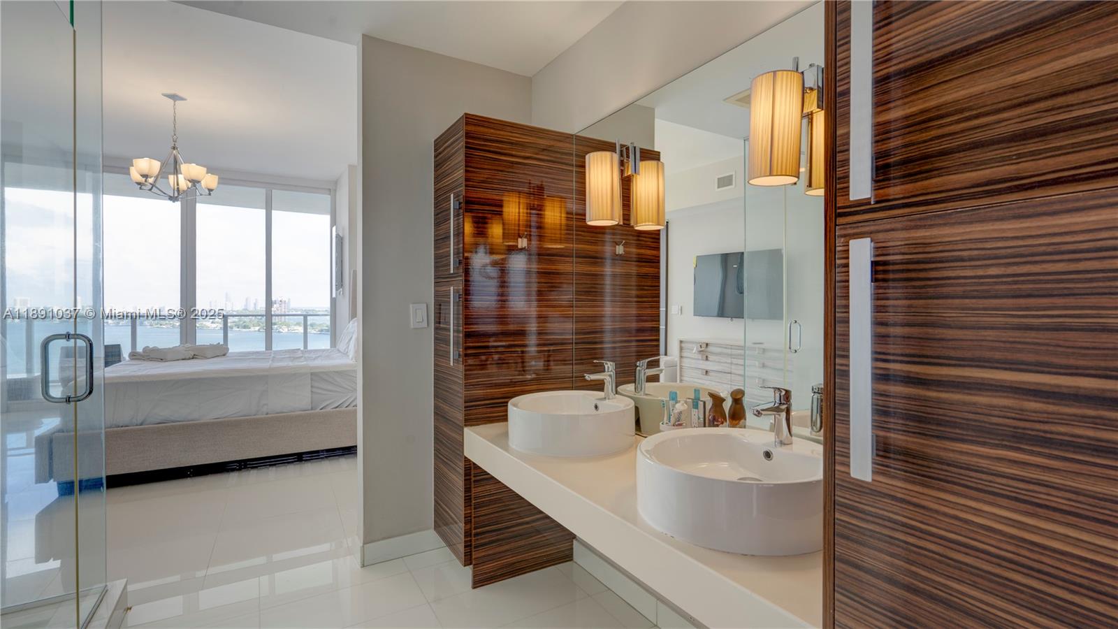 PARAMOUNT BAY CONDO - Residential Lease
