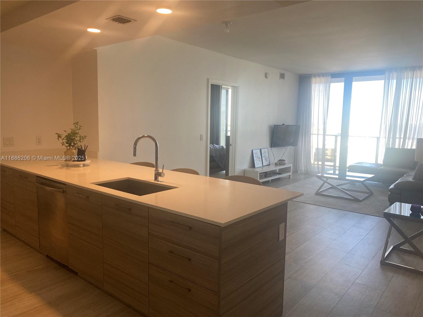 3401 MIDTOWN CONDO - Residential Lease