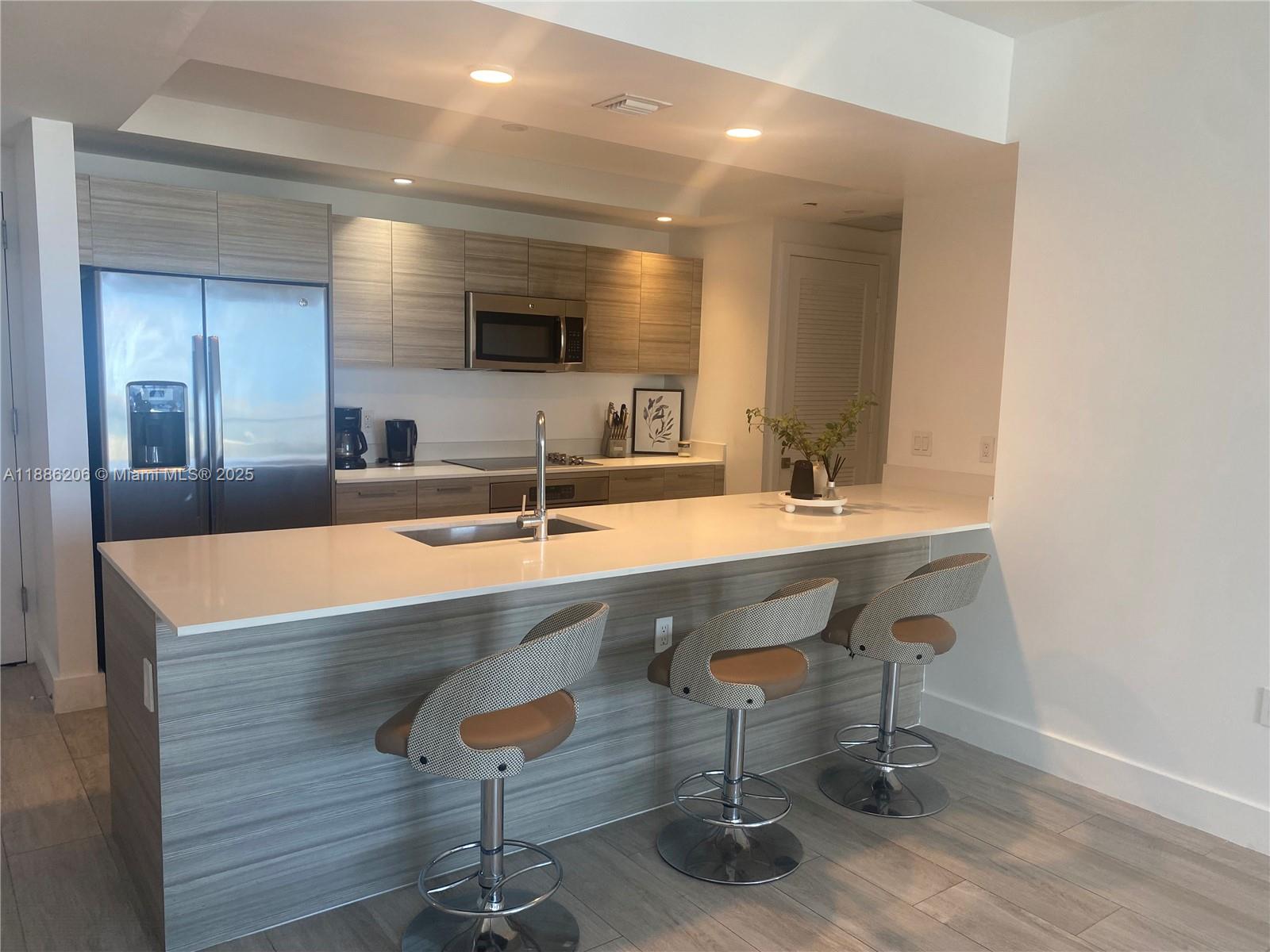 3401 MIDTOWN CONDO - Residential Lease