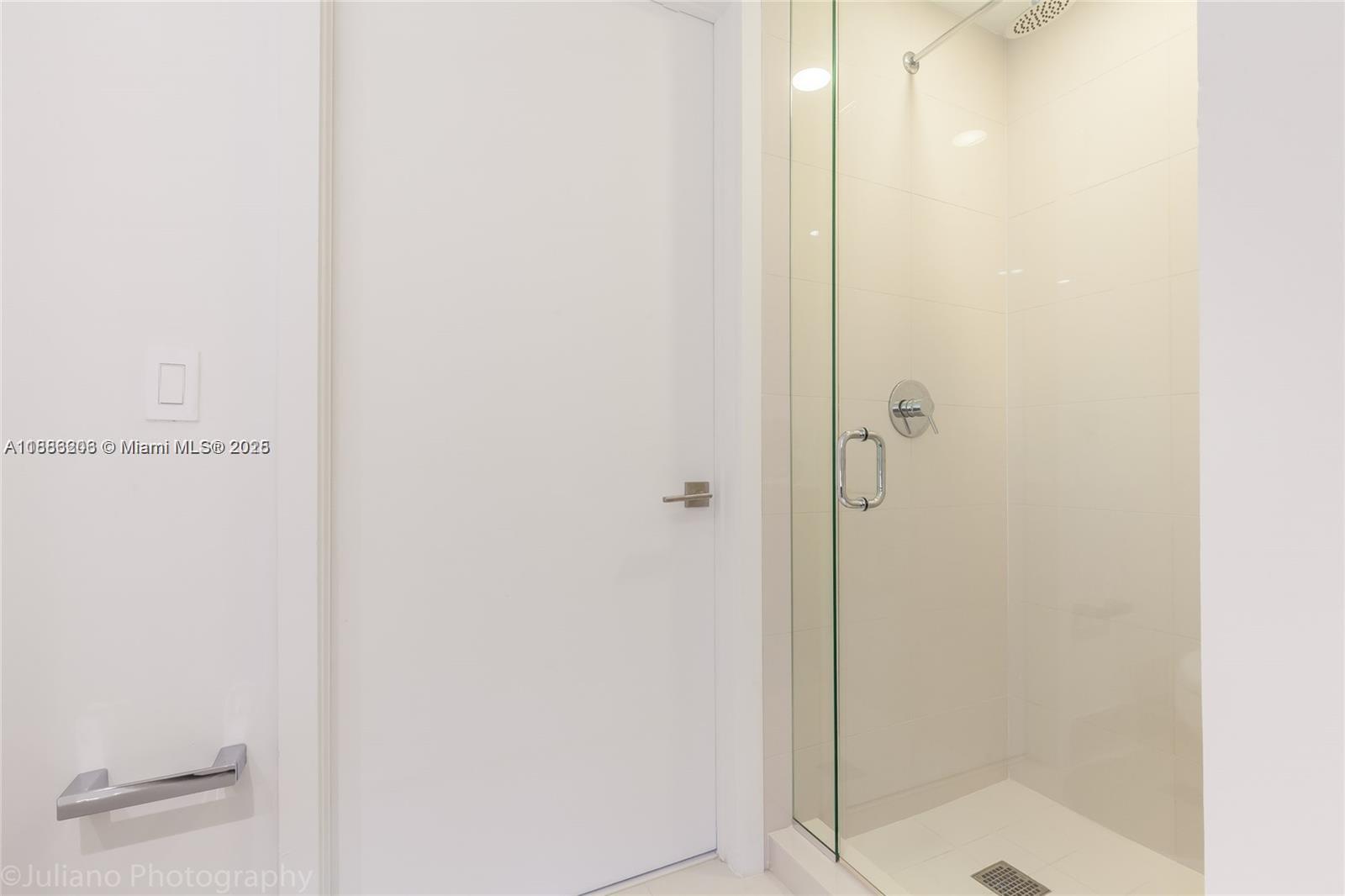 3401 MIDTOWN CONDO - Residential Lease