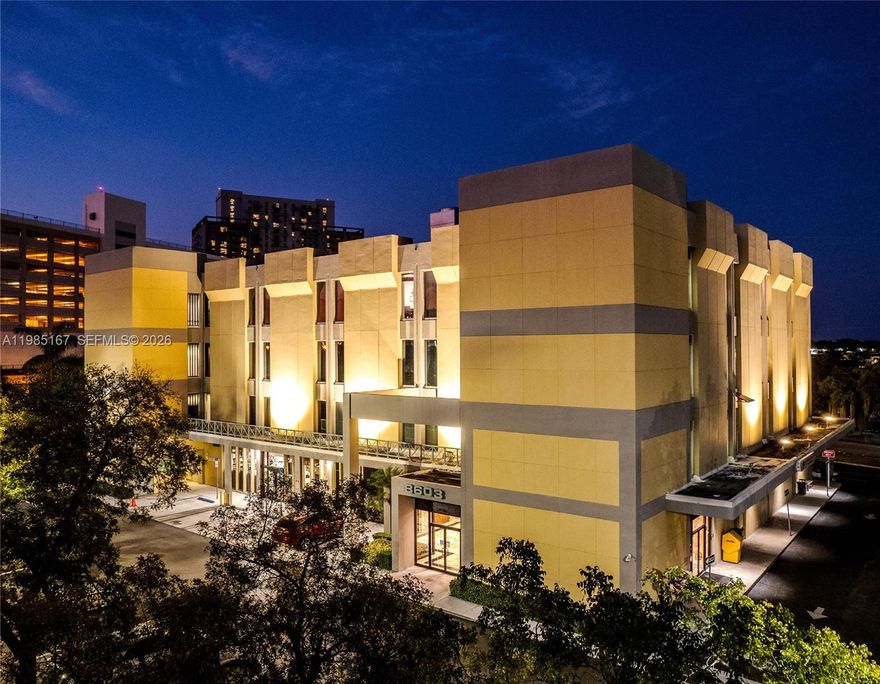 • Ample free tenant and visitor parking
• Flexible lease terms
• On-site professional maintenance and security
• Luxurious marble lobby entrance
• Regions Bank and FedEx Office located on ground floor
• Strategically located on South Dixie Highway (US 1) between the North and South Dadeland Metrorail Stations
• Easy access to the Palmetto Expressway (SR-826) and Snapper Creek Expressway (SR-874) via Kendall Drive