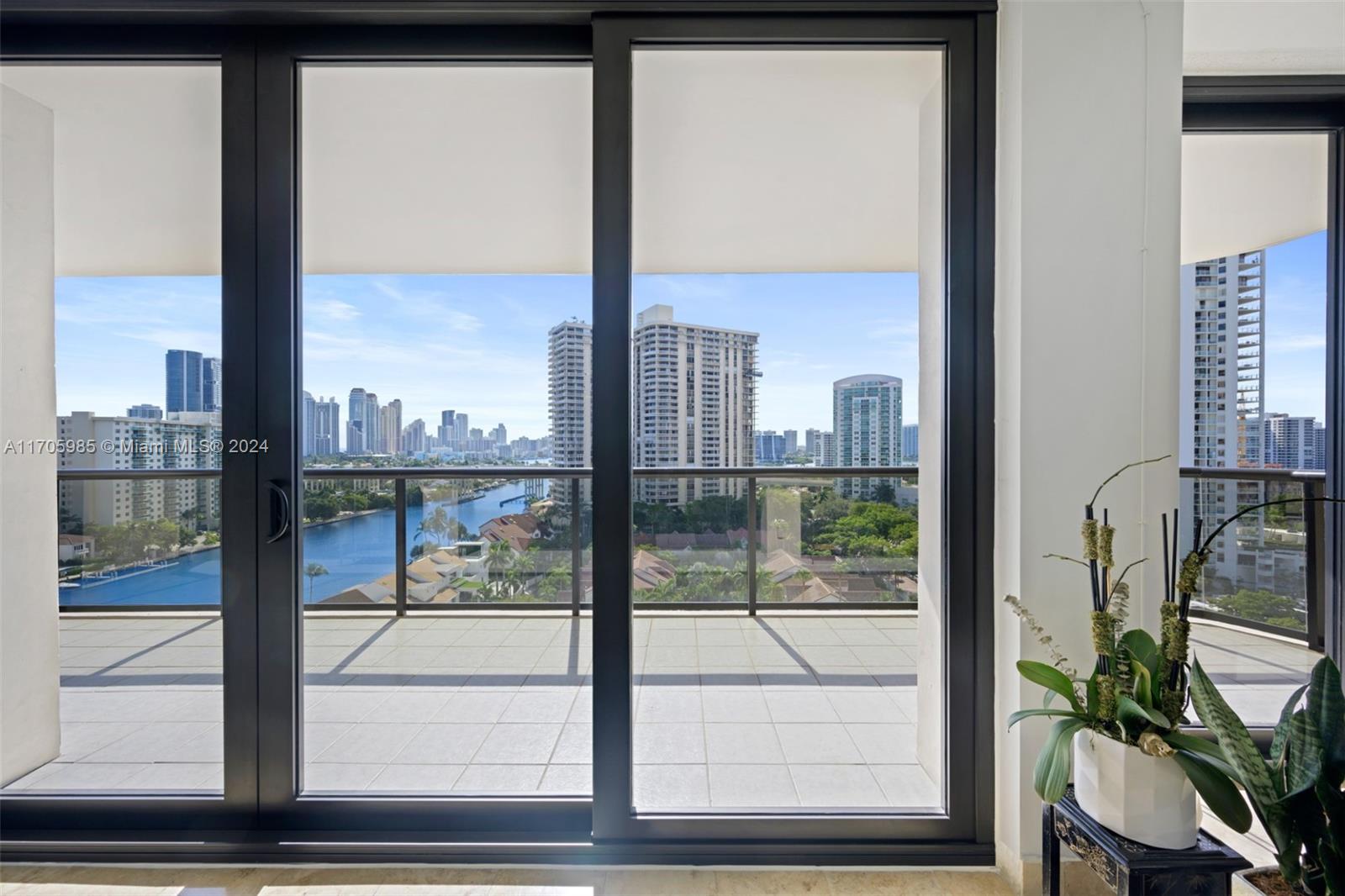 TURNBERRY ISLE SOUTH COND - Residential