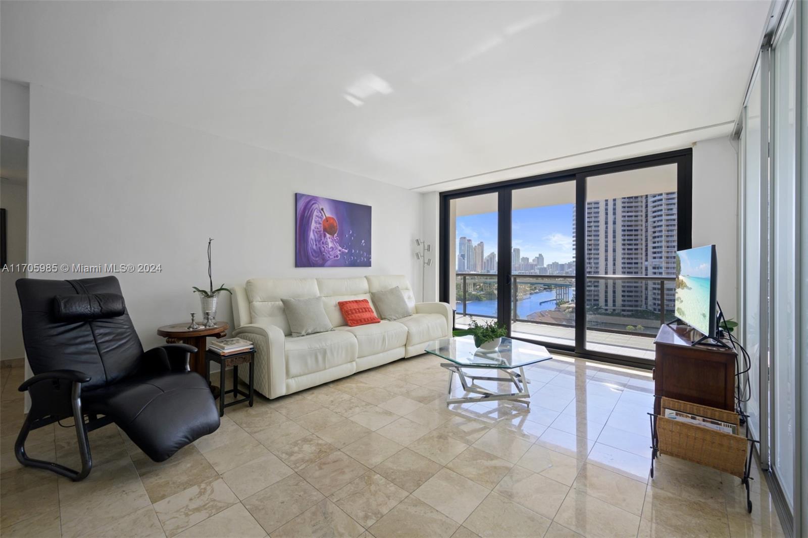 TURNBERRY ISLE SOUTH COND - Residential