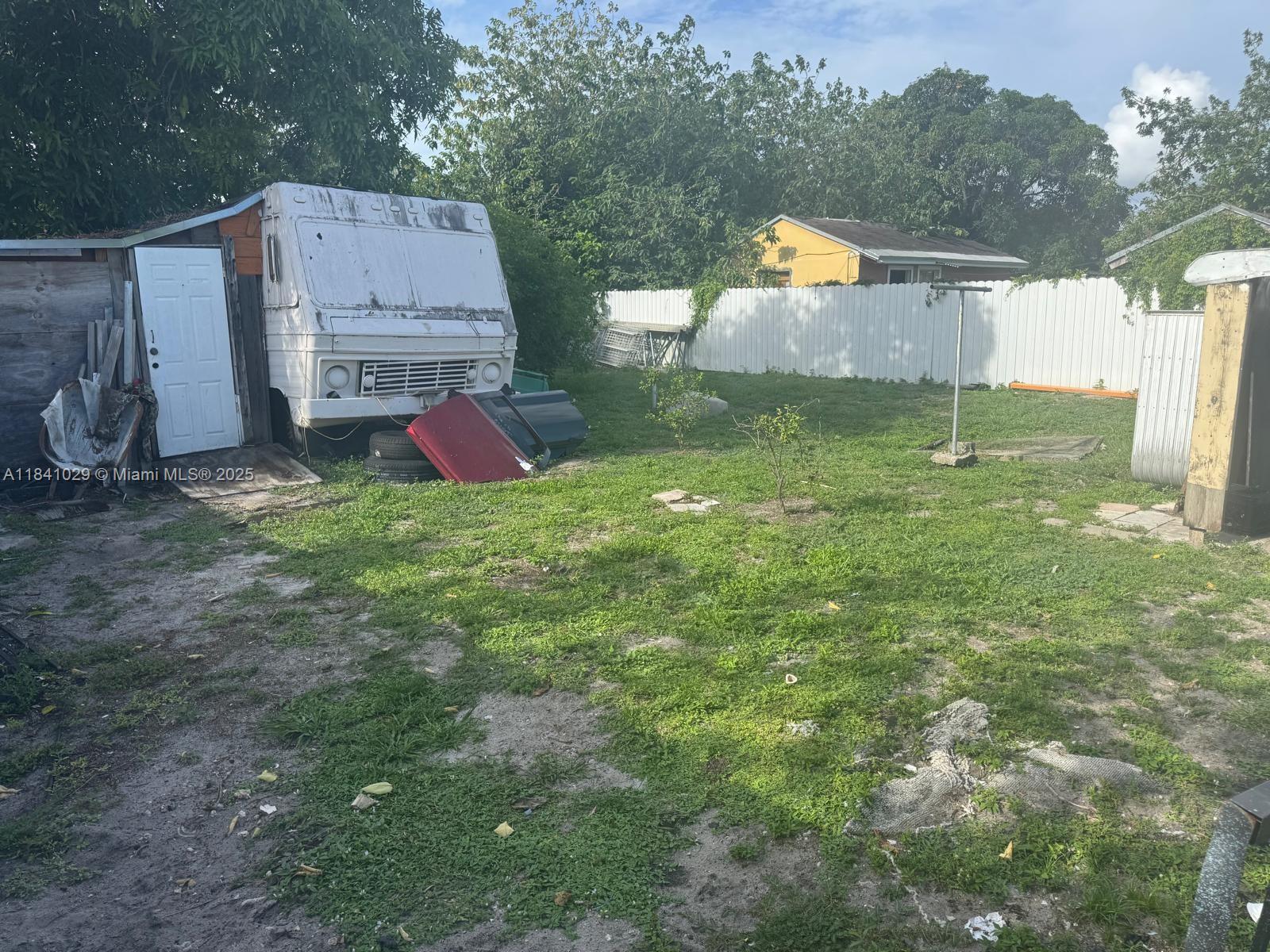 861 NW 112th St