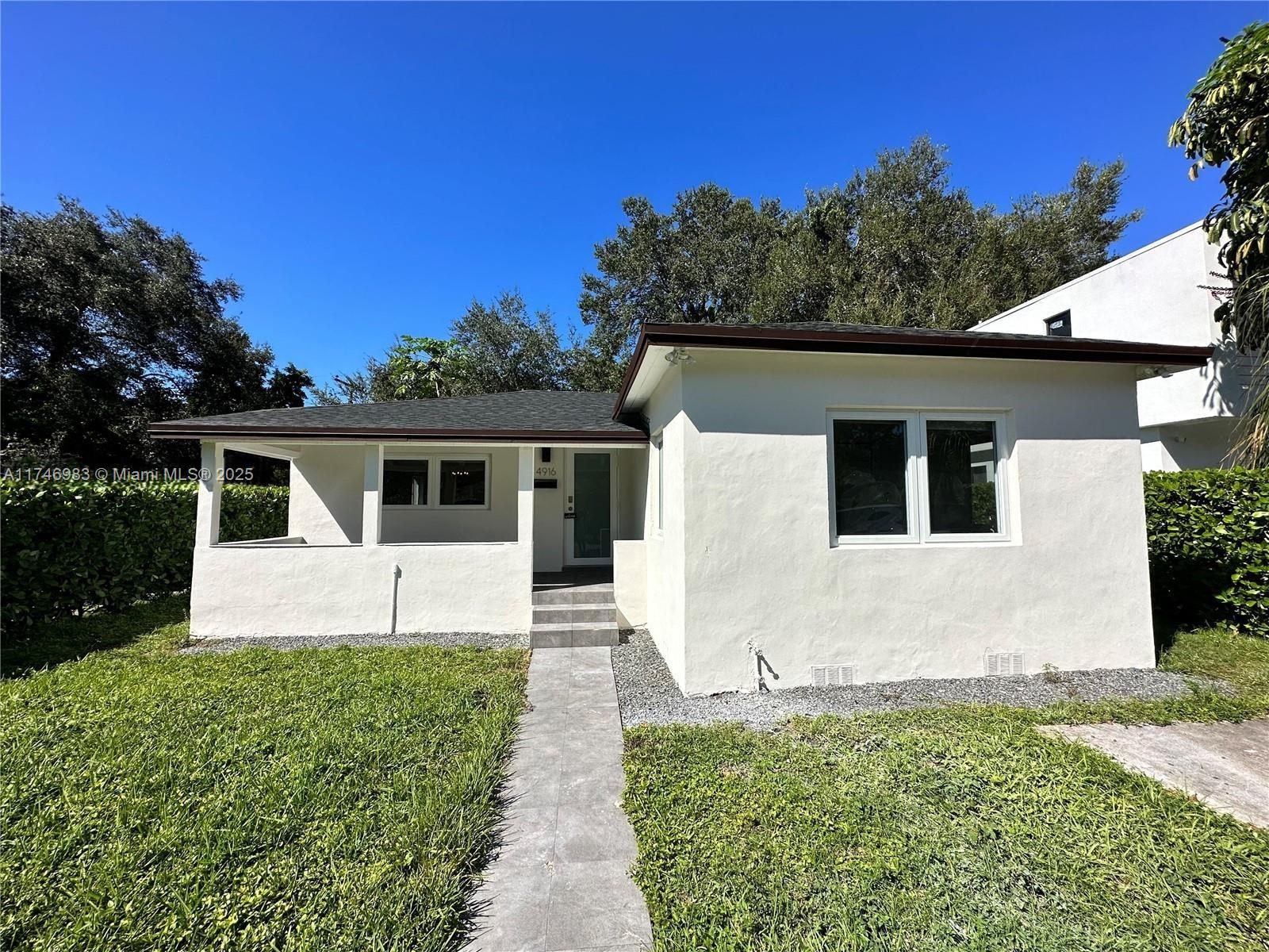 4916 Washington Dr, Coral Gables, Broward County, Florida - 3 Bedrooms  
1 Bathrooms - 