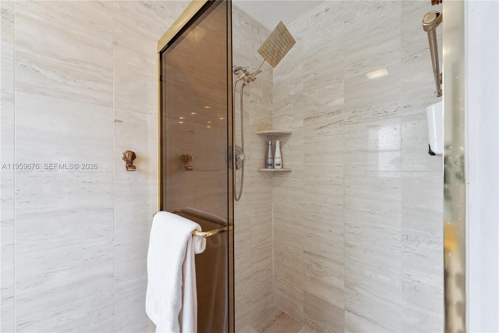 IMPERIAL POINT 3RD SEC - Residential