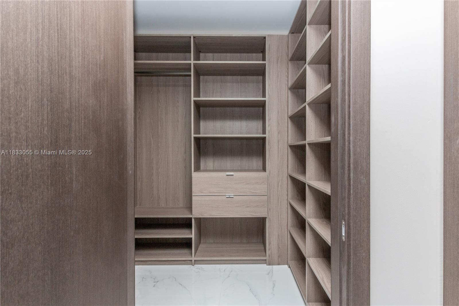 PARAMOUNT MIAMI WORLDCENT - Residential Lease