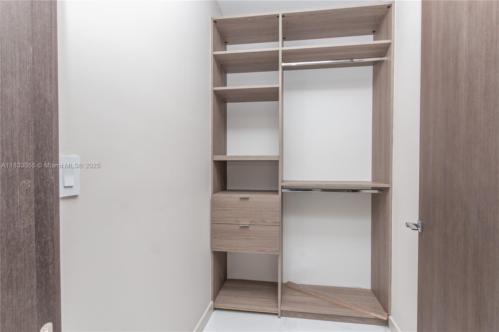 PARAMOUNT MIAMI WORLDCENT - Residential Lease