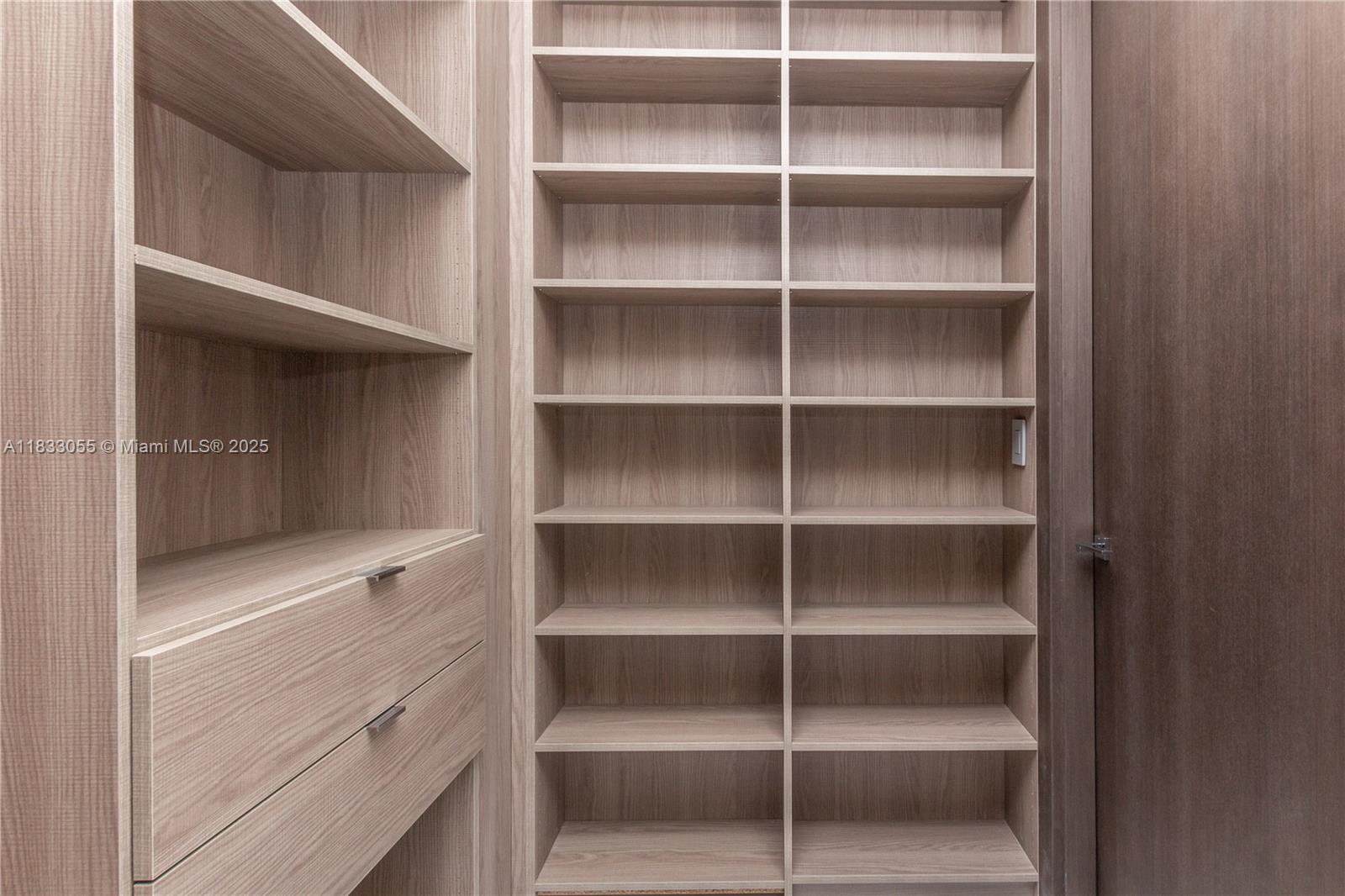 PARAMOUNT MIAMI WORLDCENT - Residential Lease