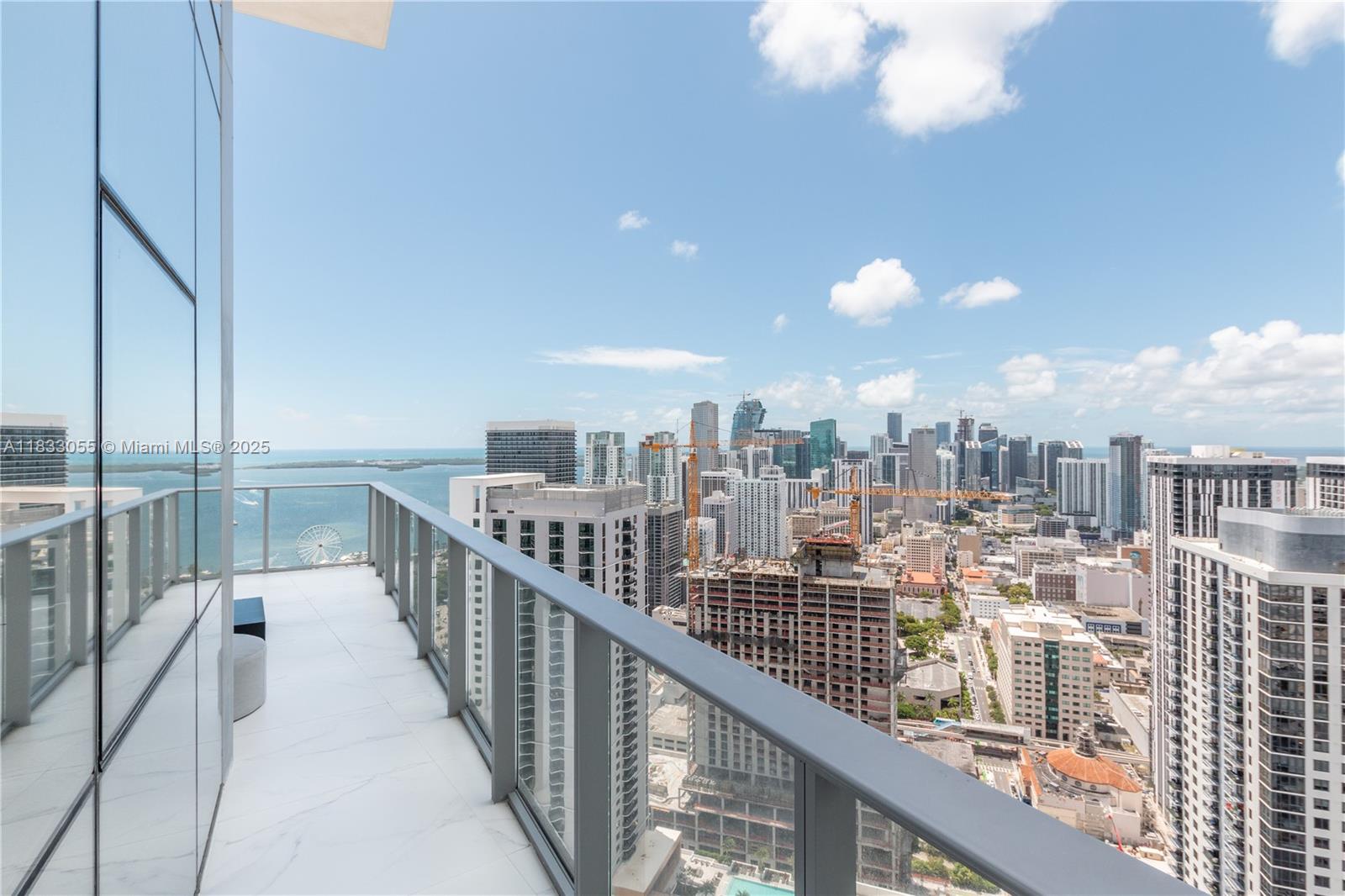 PARAMOUNT MIAMI WORLDCENT - Residential Lease