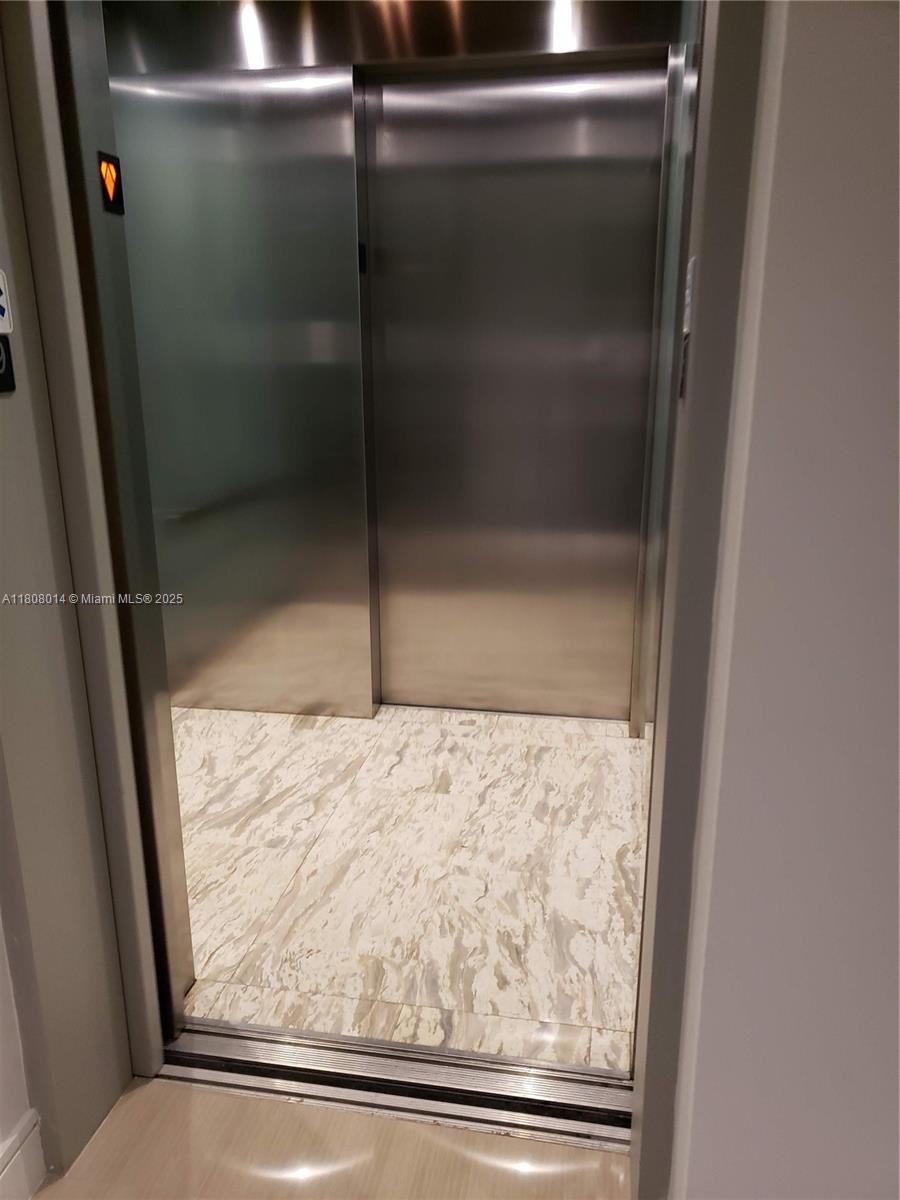 ECHO CONDO - Residential